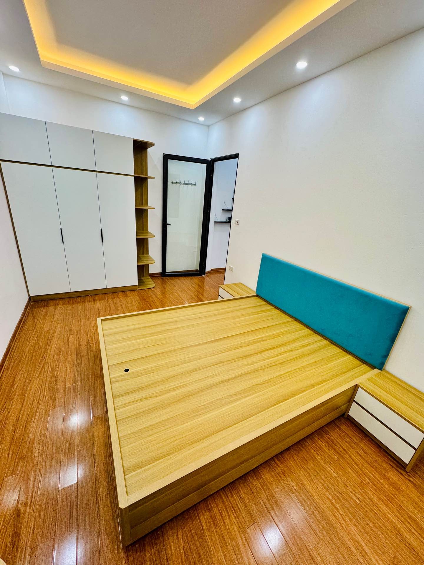 Bán nhà Nguyễn Chính - diện tích 42m2 3 tầng - gần ô tô - giá 7,1 tỷ