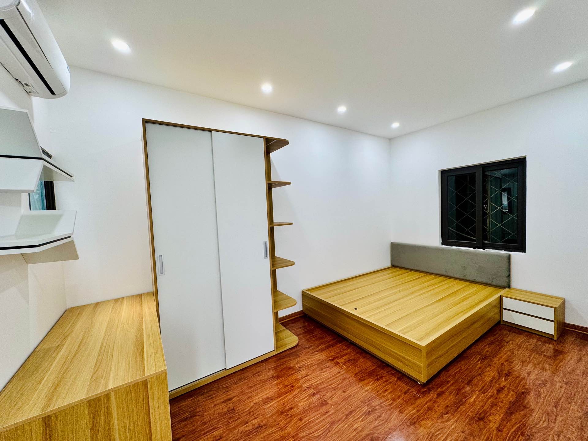 Bán nhà Nguyễn Chính - diện tích 42m2 3 tầng - gần ô tô - giá 7,1 tỷ