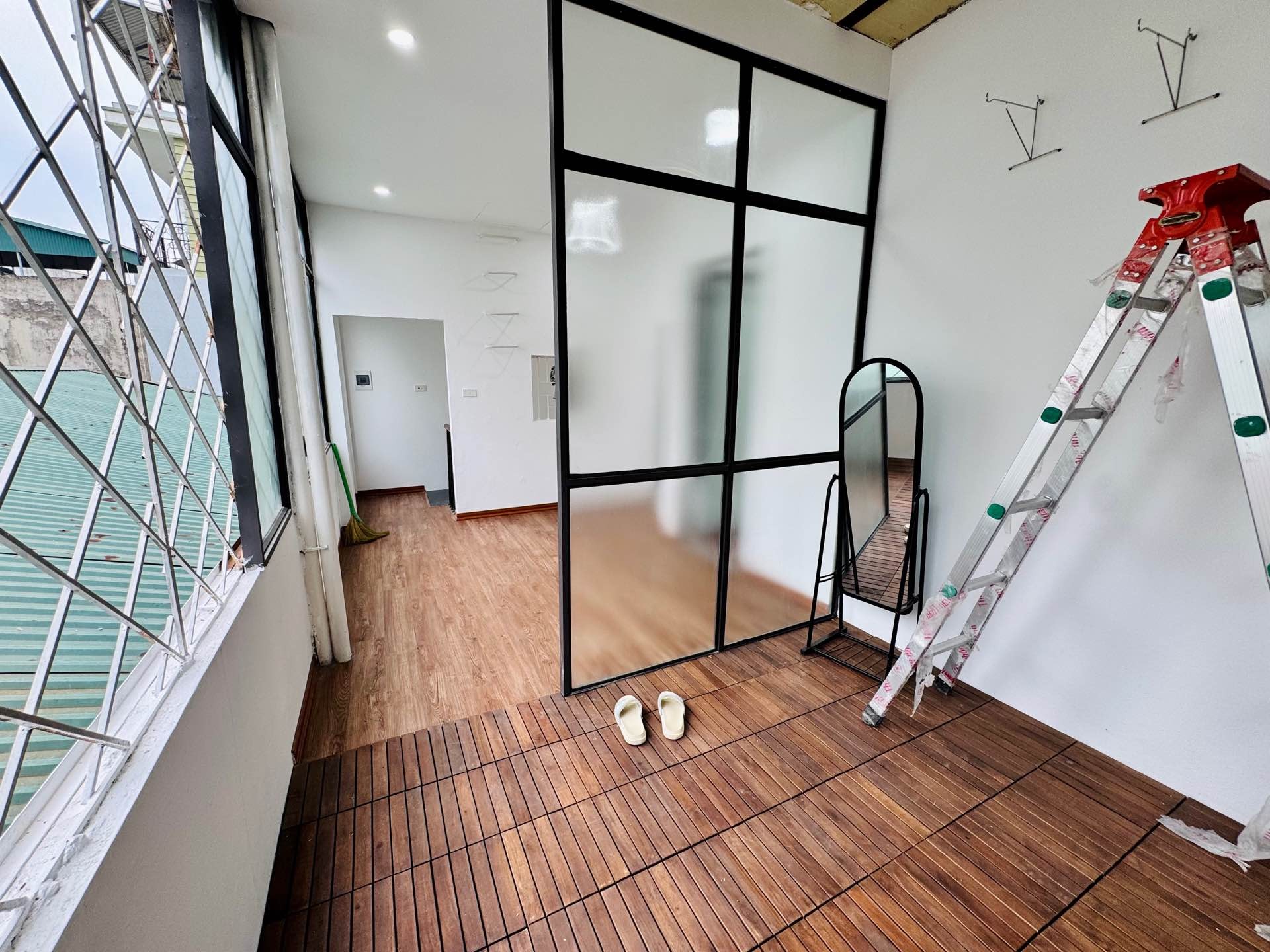Bán nhà Nguyễn Chính - diện tích 42m2 3 tầng - gần ô tô - giá 7,1 tỷ