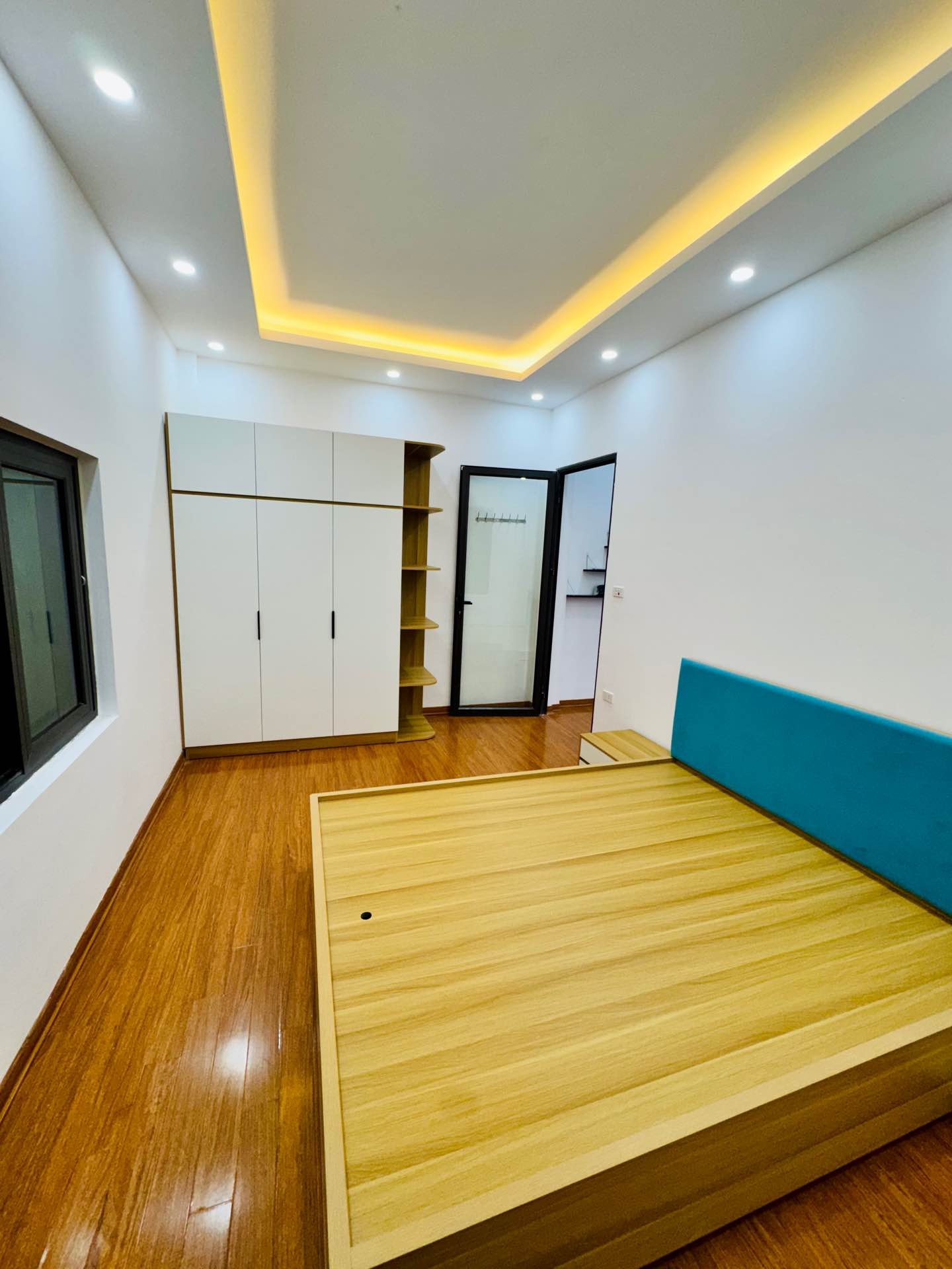 Bán nhà Nguyễn Chính - diện tích 42m2 3 tầng - gần ô tô - giá 7,1 tỷ