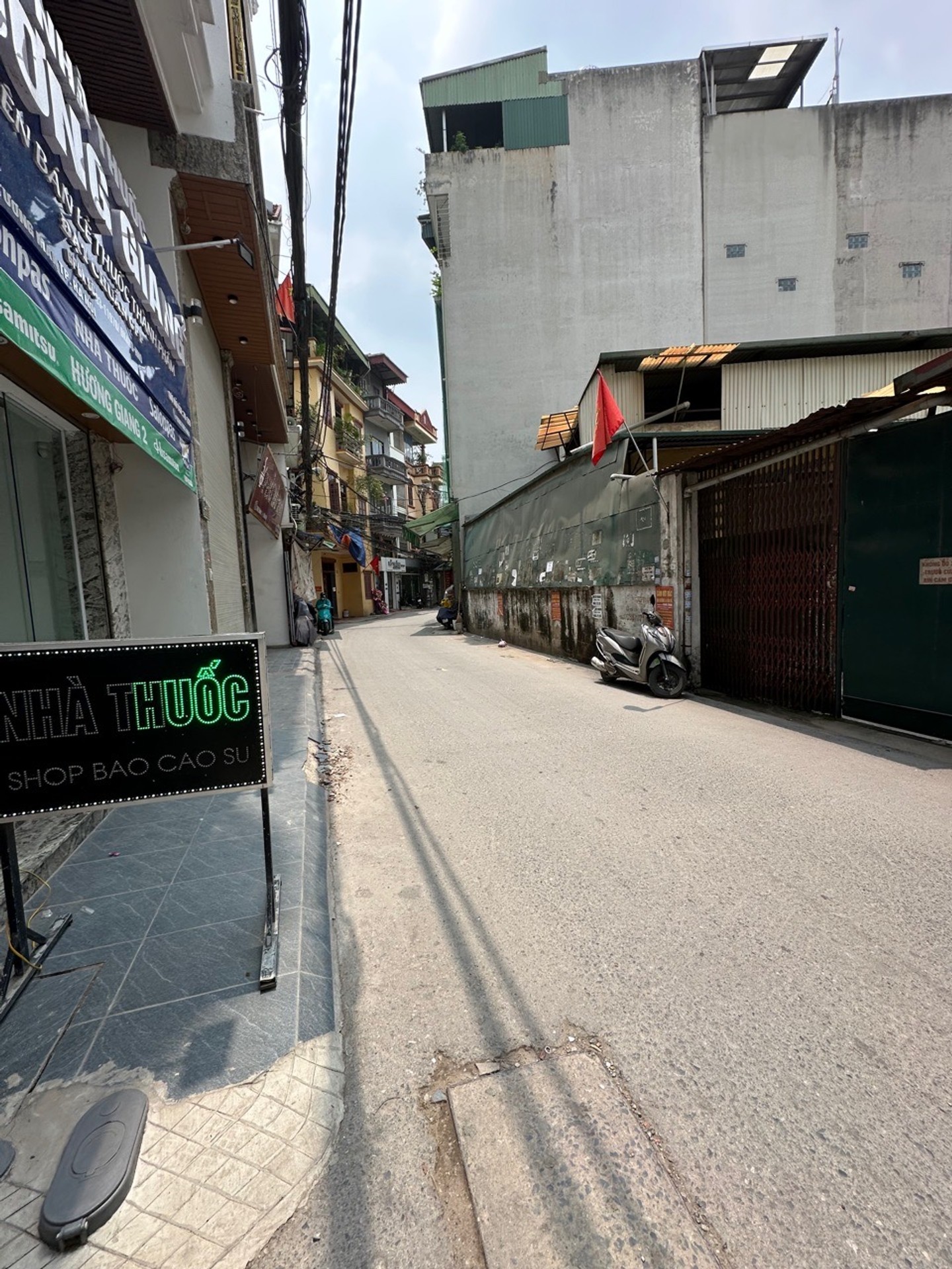 Bán nhà Hoàng Mai - diện tích 46m2 0 tầng - Ô TÔ ĐỖ CỔNG - giá 9,8 tỷ