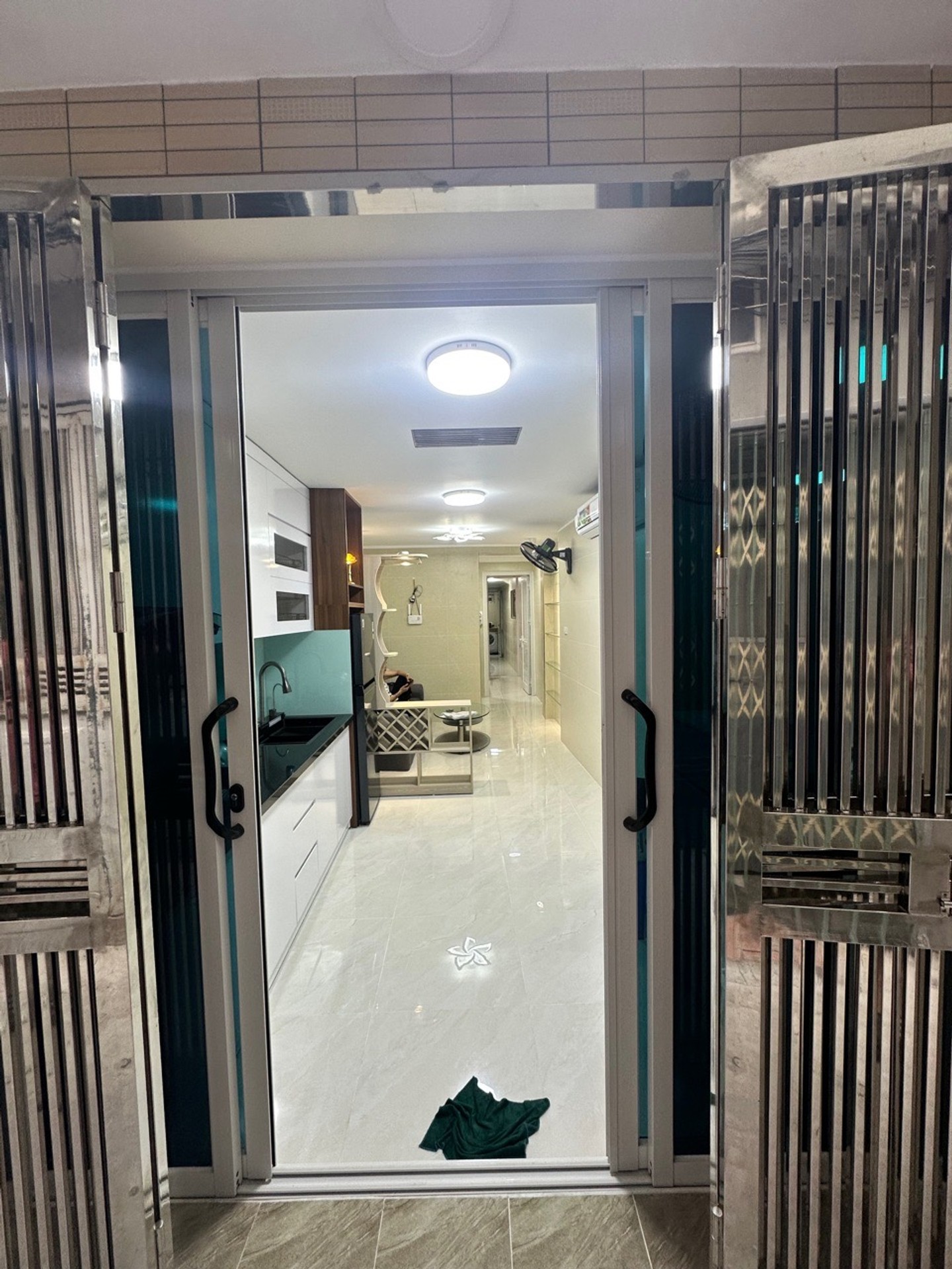 Bán nhà Hoàng Đạo Thành - diện tích 26m2 1 tầng - Kinh doanh bạt ngàn - giá 4,4 tỷ