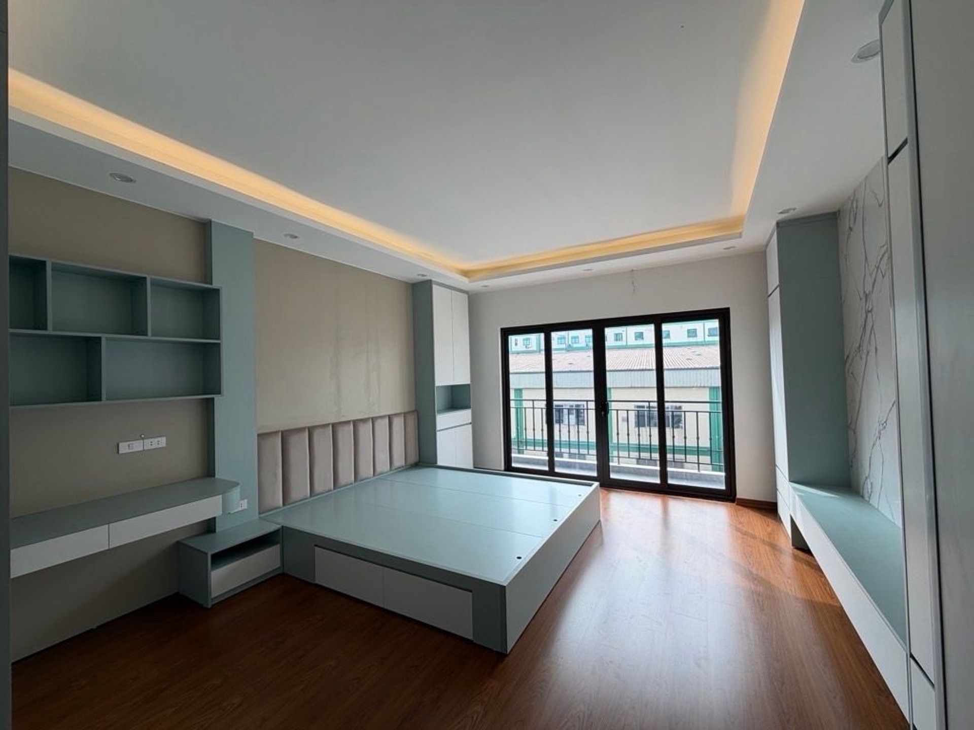 Bán nhà Ngọc Hồi - diện tích 50m2 6 tầng - Ô TÔ - giá 18,1 tỷ