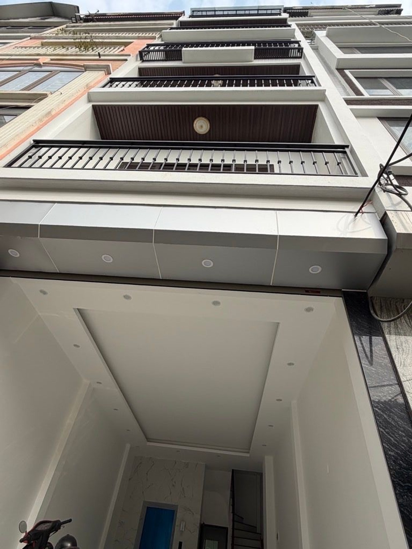 Bán nhà Ngọc Hồi - diện tích 50m2 6 tầng - Ô TÔ - giá 18,1 tỷ