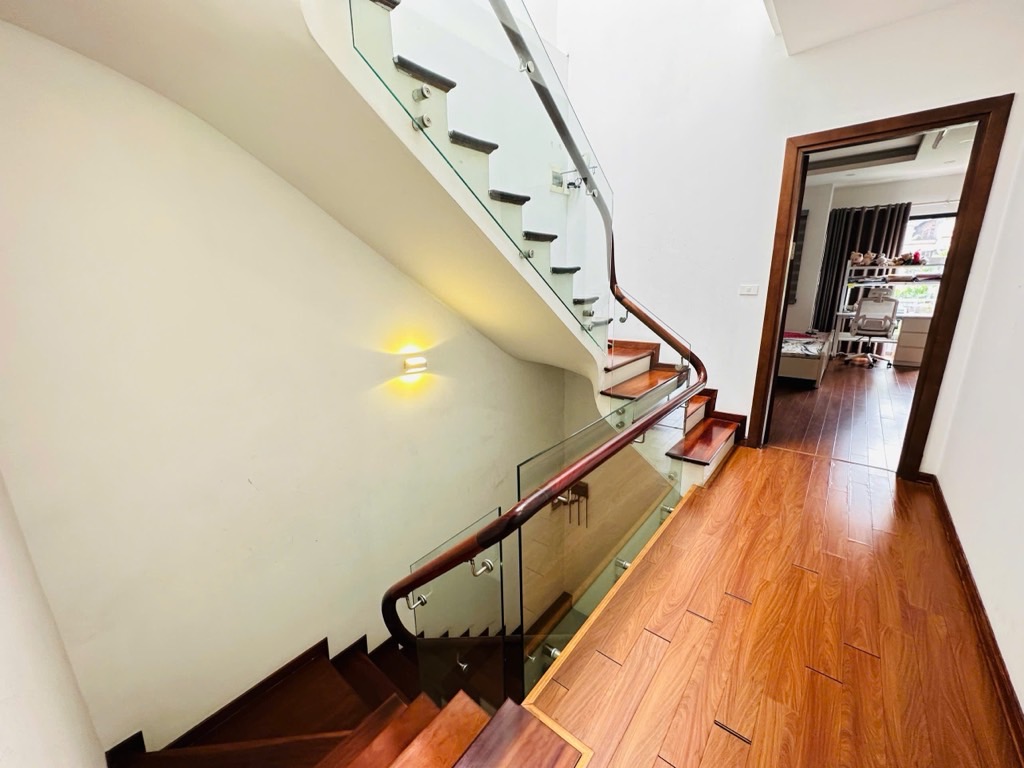 Bán nhà Minh Khai - diện tích 87m2 5 tầng - Ô tô tải dừng đỗ - giá 52,8 tỷ