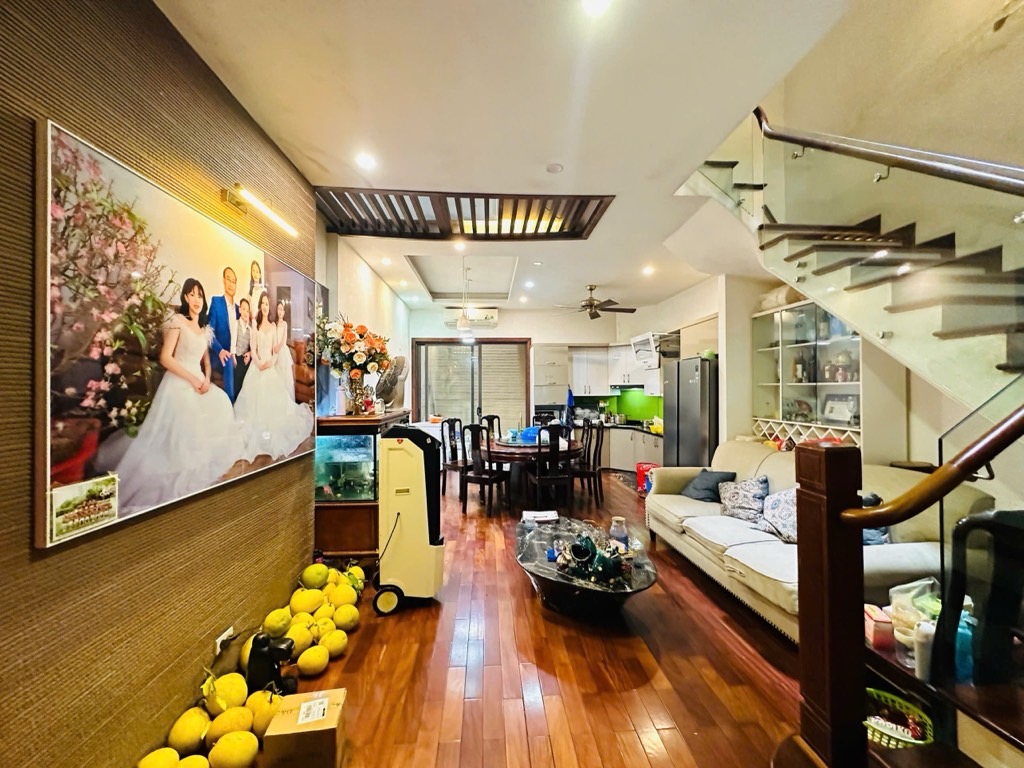 Bán nhà Minh Khai - diện tích 87m2 5 tầng - Ô tô tải dừng đỗ - giá 52,8 tỷ