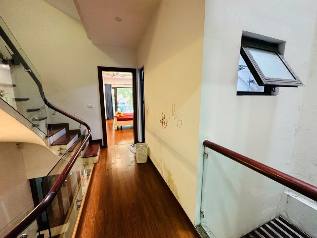 Bán nhà Minh Khai - diện tích 87m2 5 tầng - Ô tô tải dừng đỗ - giá 52,8 tỷ