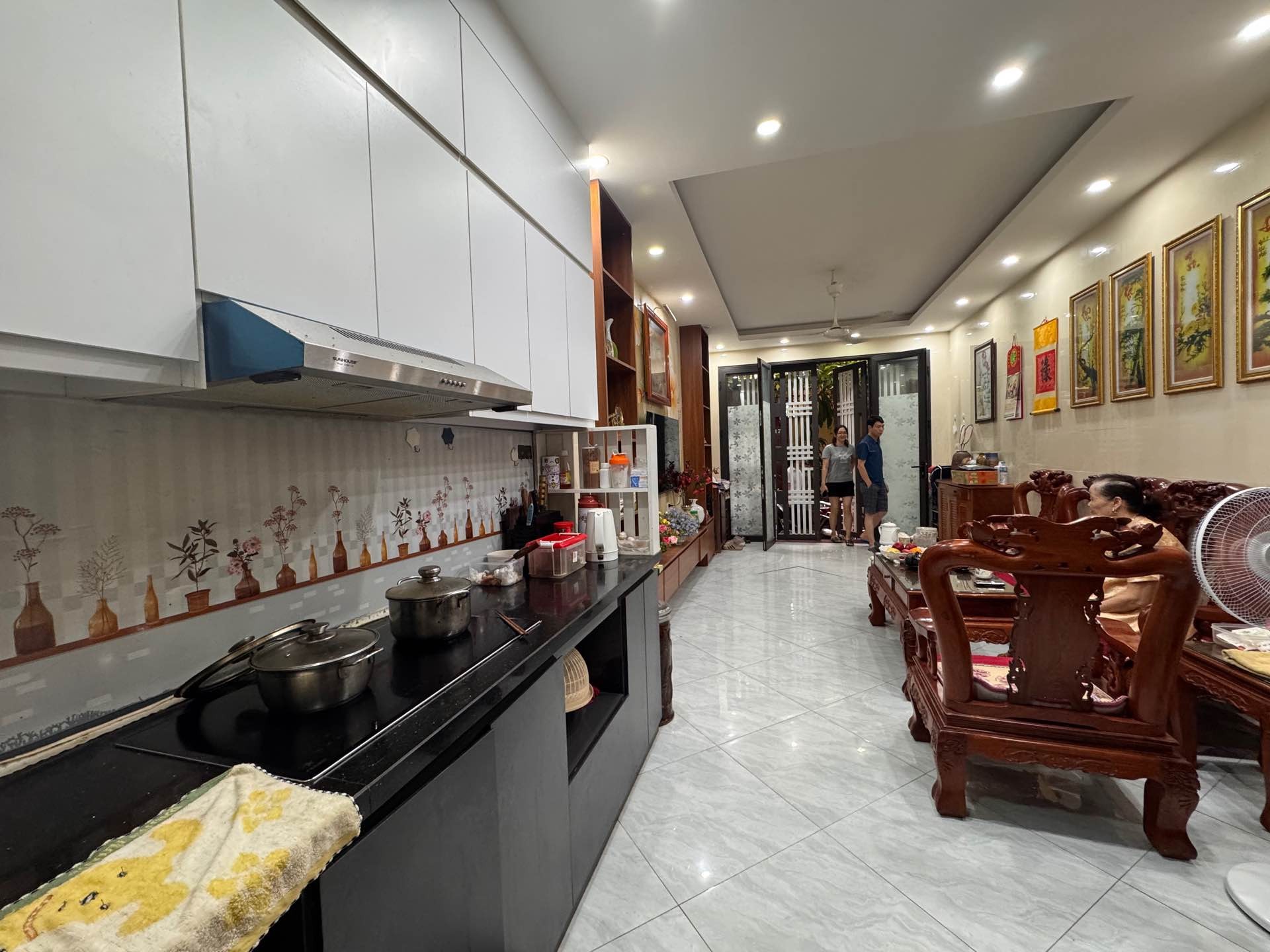 Bán nhà Lĩnh Nam - diện tích 35m2 5 tầng - Ô TÔ ĐỖ CỬA - giá 8,9 tỷ