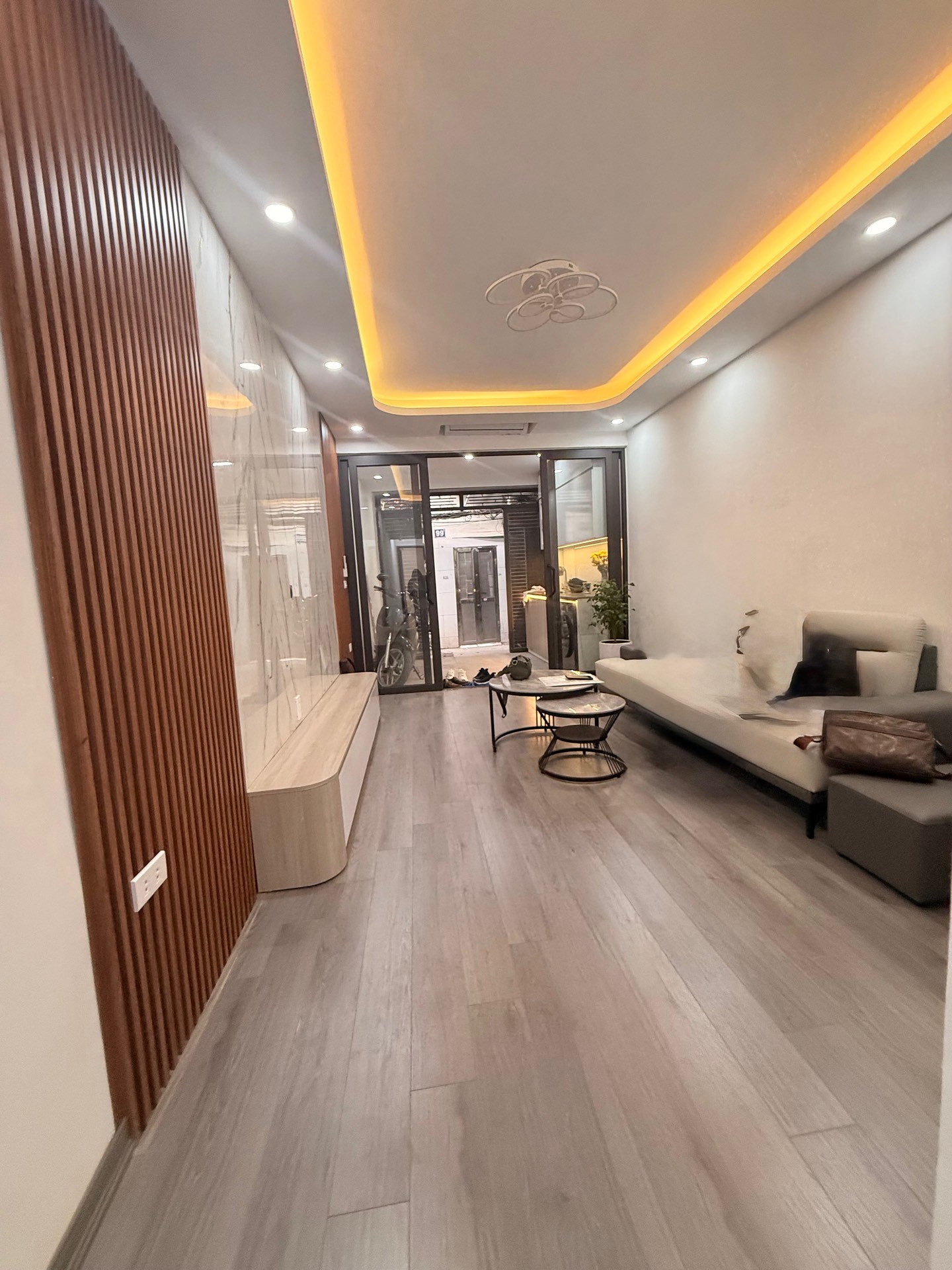 Bán nhà Bùi Ngọc Dương - diện tích 75m2 1 tầng - Ngõ thông - giá 4,55 tỷ