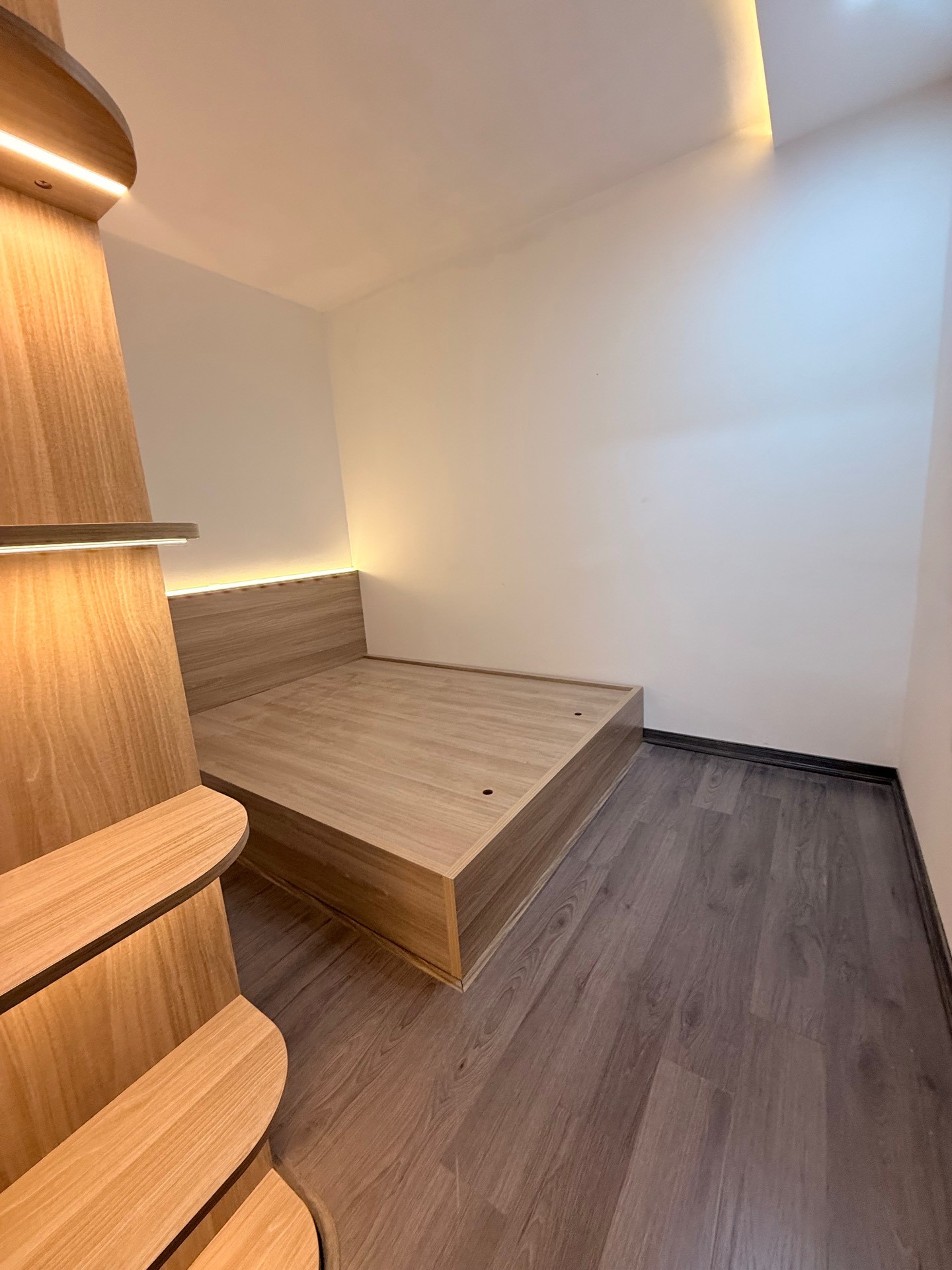Bán nhà Bùi Ngọc Dương - diện tích 75m2 1 tầng - Ngõ thông - giá 4,55 tỷ