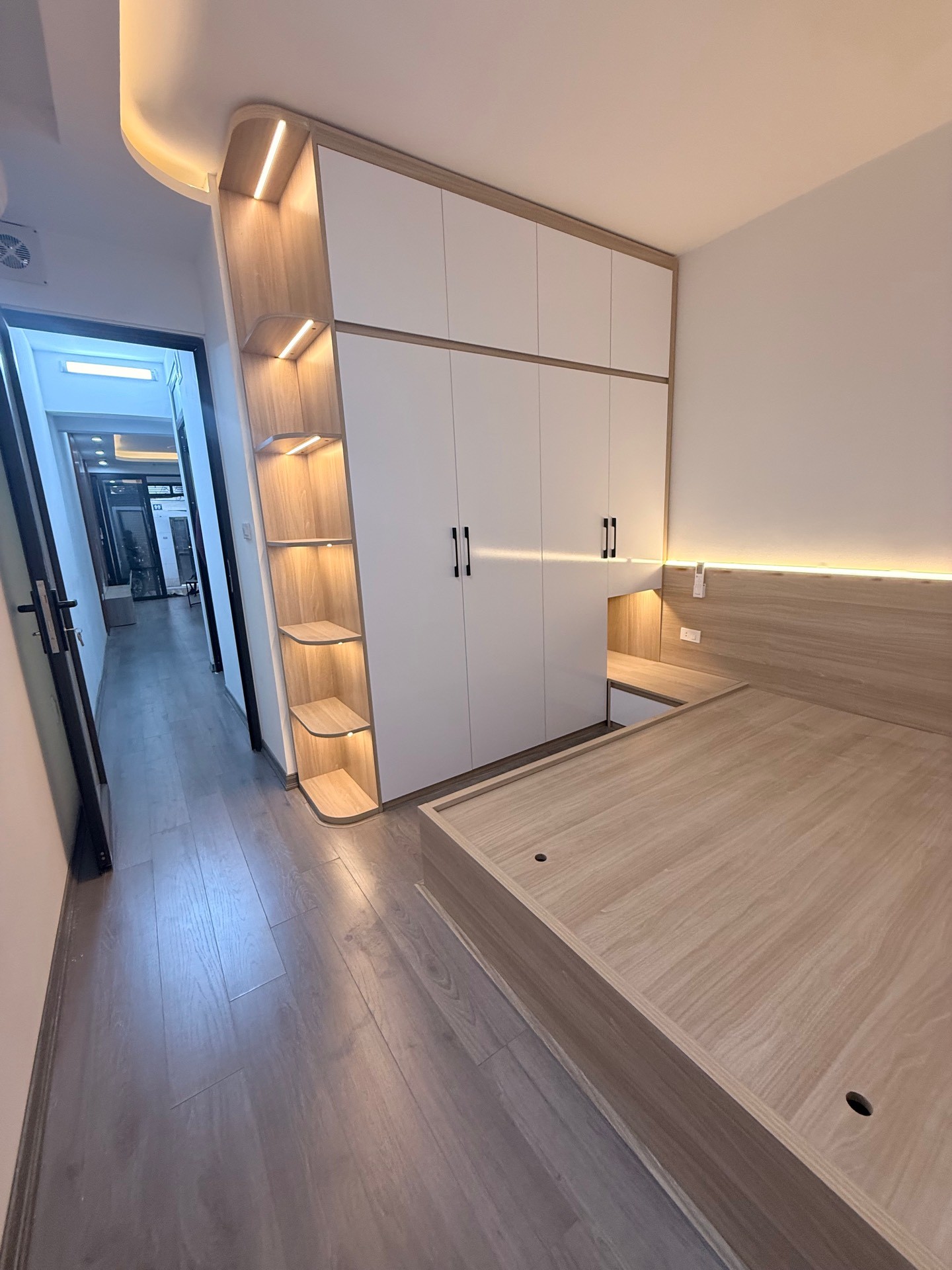 Bán nhà Bùi Ngọc Dương - diện tích 75m2 1 tầng - Ngõ thông - giá 4,55 tỷ