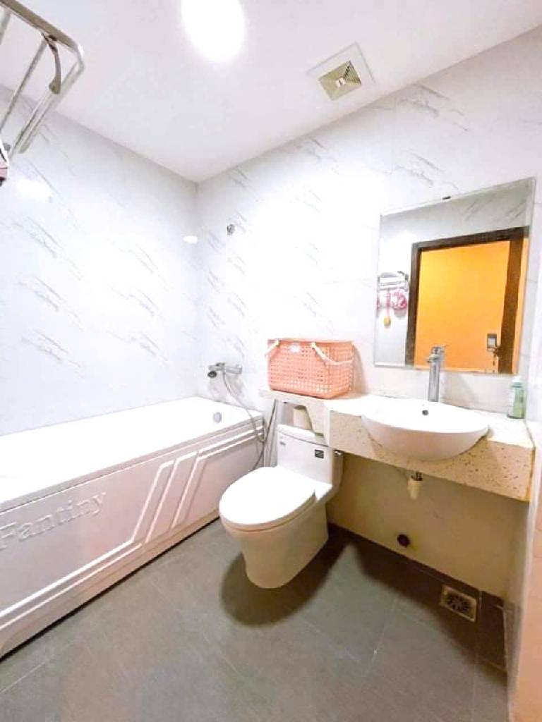 Bán nhà Đường Bưởi - diện tích 105m2 7 tầng - nhà 2 sổ 1 chủ - giá 26,5 tỷ