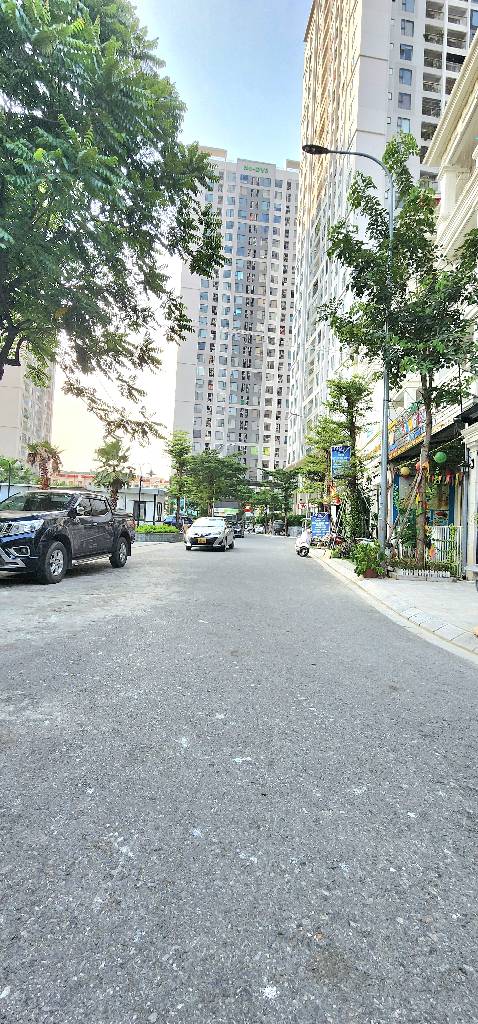 Bán nhà Ngõ 2 ô tô tránh - diện tích 116m2 5 tầng - Đẹp không tì vết - giá 37 tỷ