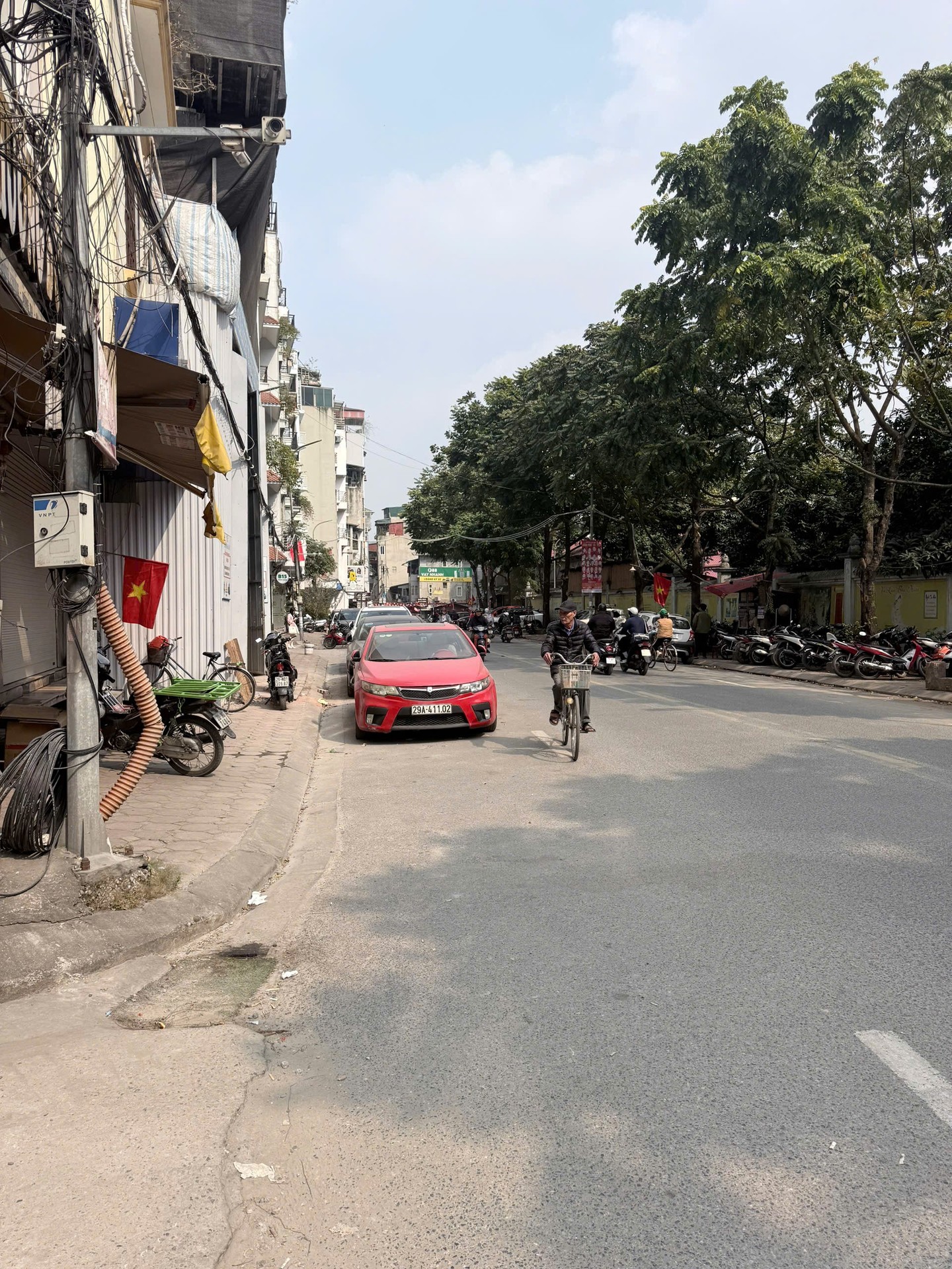 Bán nhà Trung Phụng - diện tích 58.4m2 1 tầng - ô tô vào nhà - giá 30 tỷ