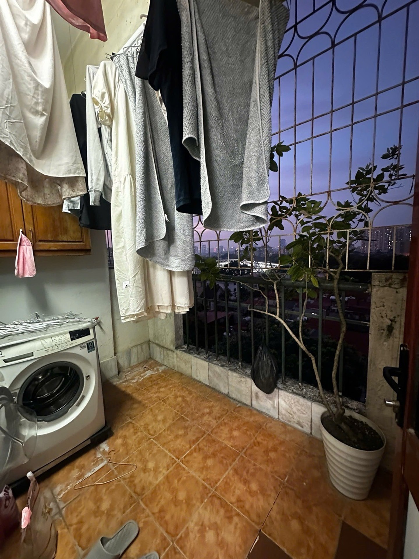 Bán nhà Nơ14C KĐT Định Công - diện tích 88m2 9 tầng - Căn hộ siêu rẻ 3 ngủ 2 WC - giá 6,35 tỷ