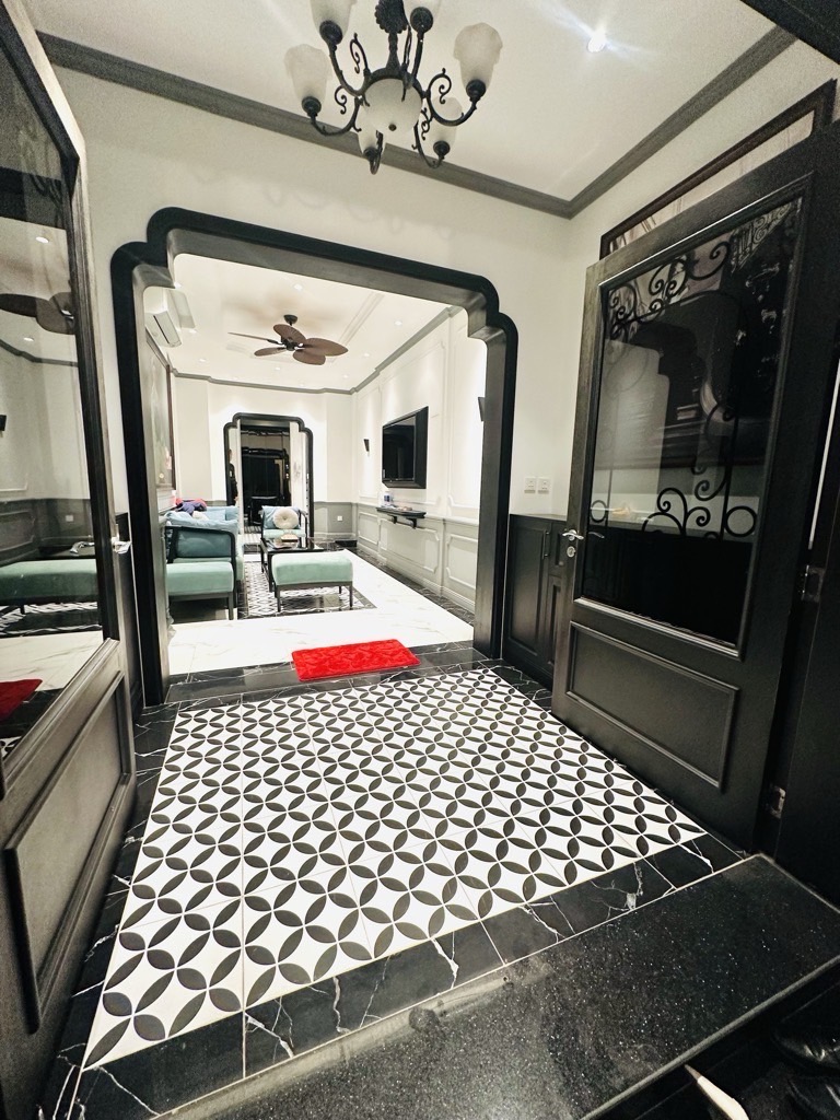 Bán nhà Thịnh Liệt - diện tích 48m2 5 tầng - ô tô đỗ cửa - giá 14 tỷ