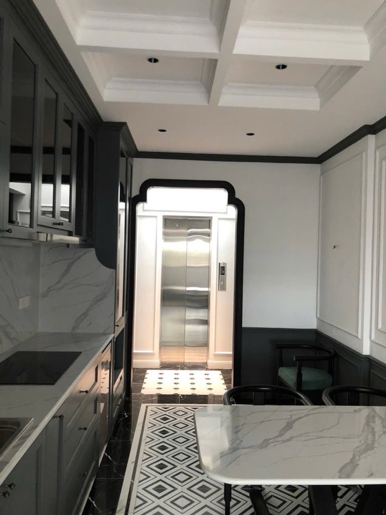 Bán nhà Thịnh Liệt - diện tích 48m2 5 tầng - ô tô đỗ cửa - giá 14 tỷ