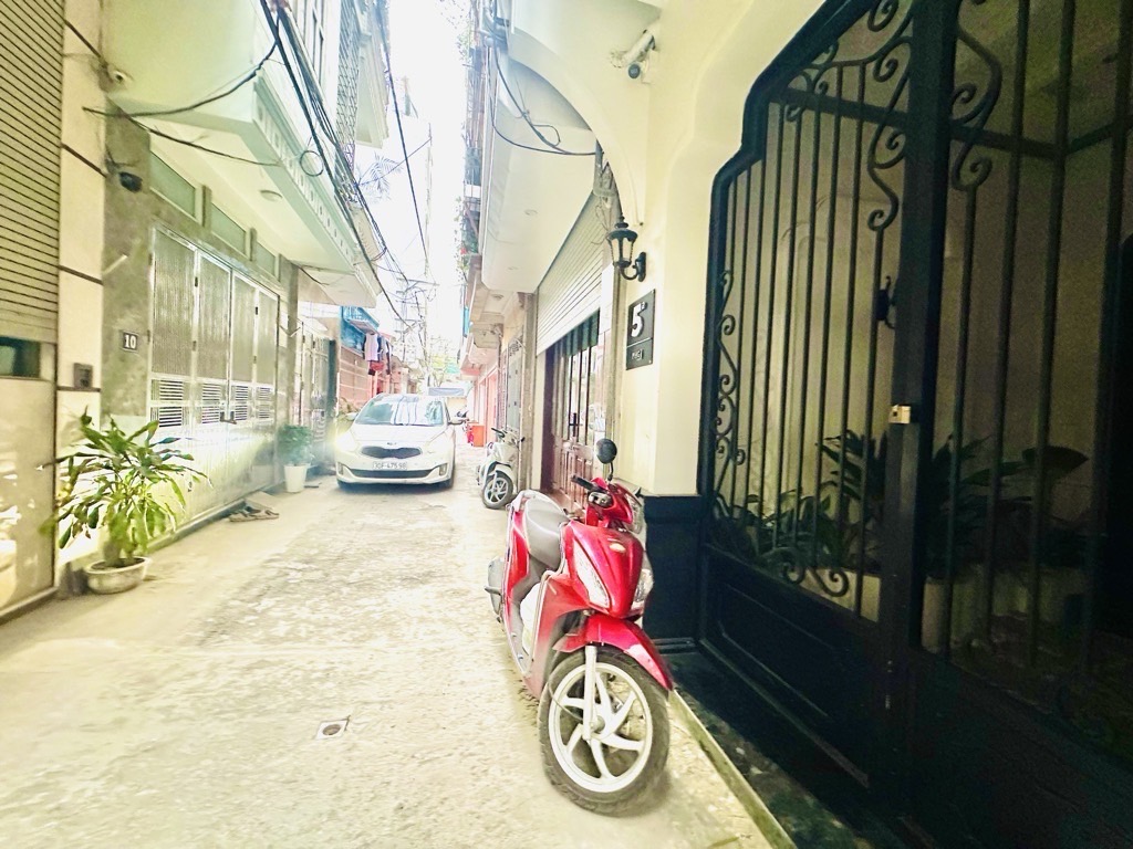 Bán nhà Thịnh Liệt - diện tích 48m2 5 tầng - ô tô đỗ cửa - giá 14 tỷ