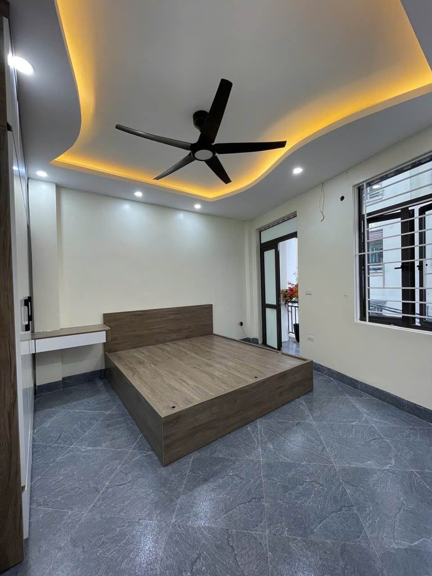 Bán nhà Lĩnh Nam - diện tích 30m2 6 tầng - mặt tiền 6,8m - giá 7,99 tỷ