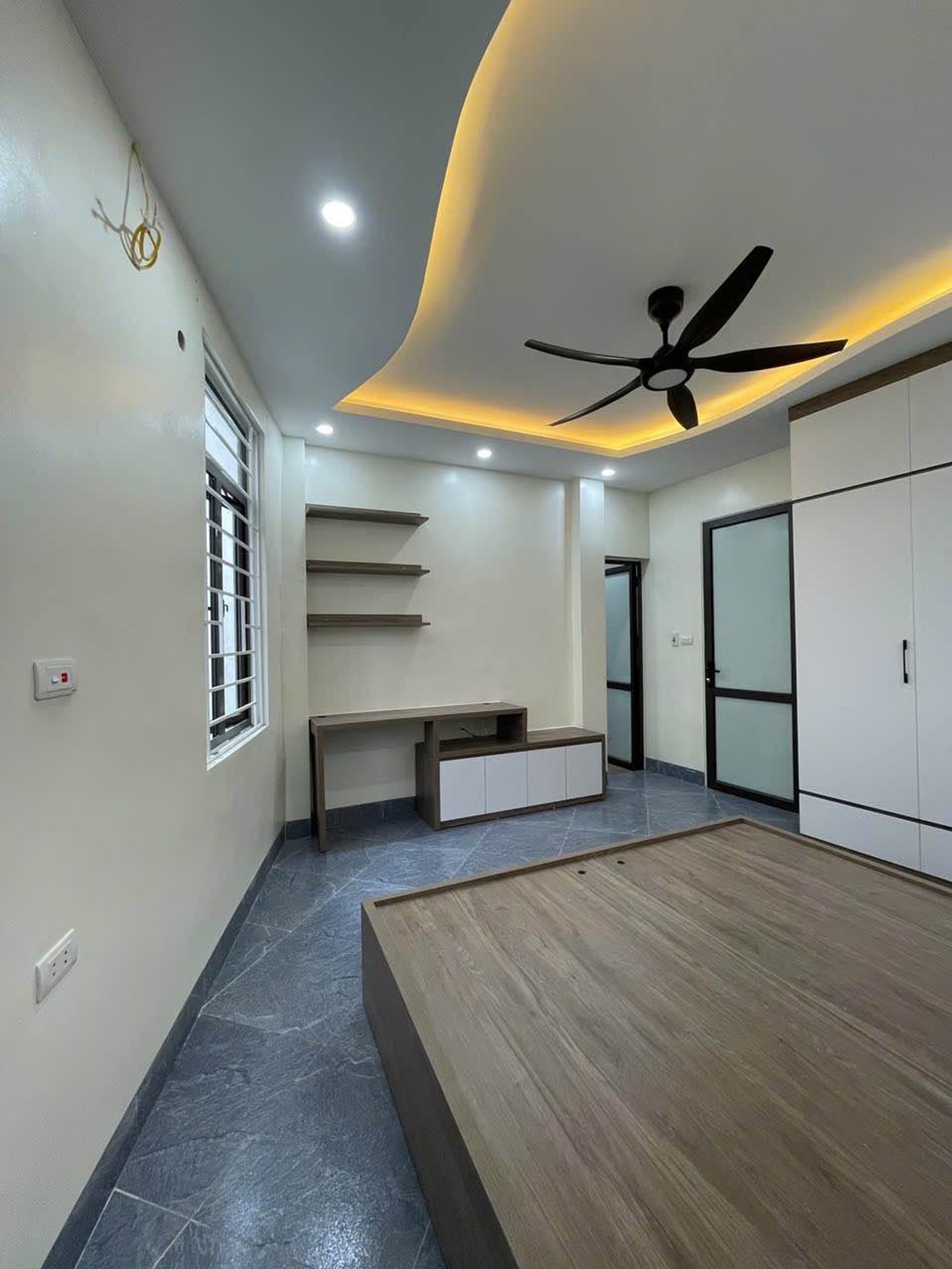 Bán nhà Lĩnh Nam - diện tích 30m2 6 tầng - mặt tiền 6,8m - giá 7,99 tỷ