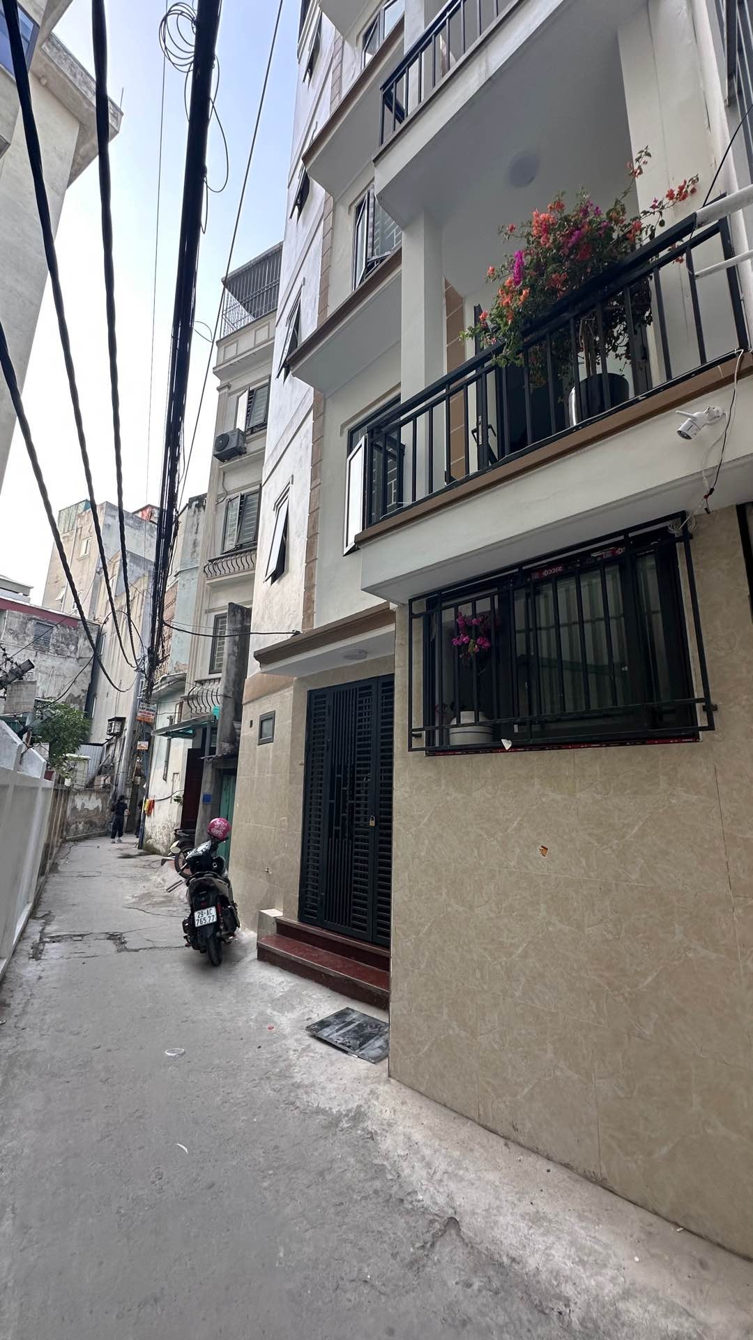 Bán nhà Lĩnh Nam - diện tích 30m2 6 tầng - mặt tiền 6,8m - giá 7,99 tỷ