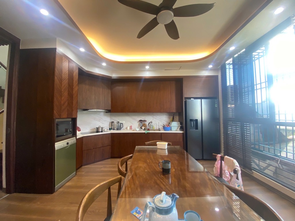 Bán nhà Tổng cục V Bộ Công An - diện tích 100m2 6 tầng - Ô TÔ TRÁNH - giá 35 tỷ