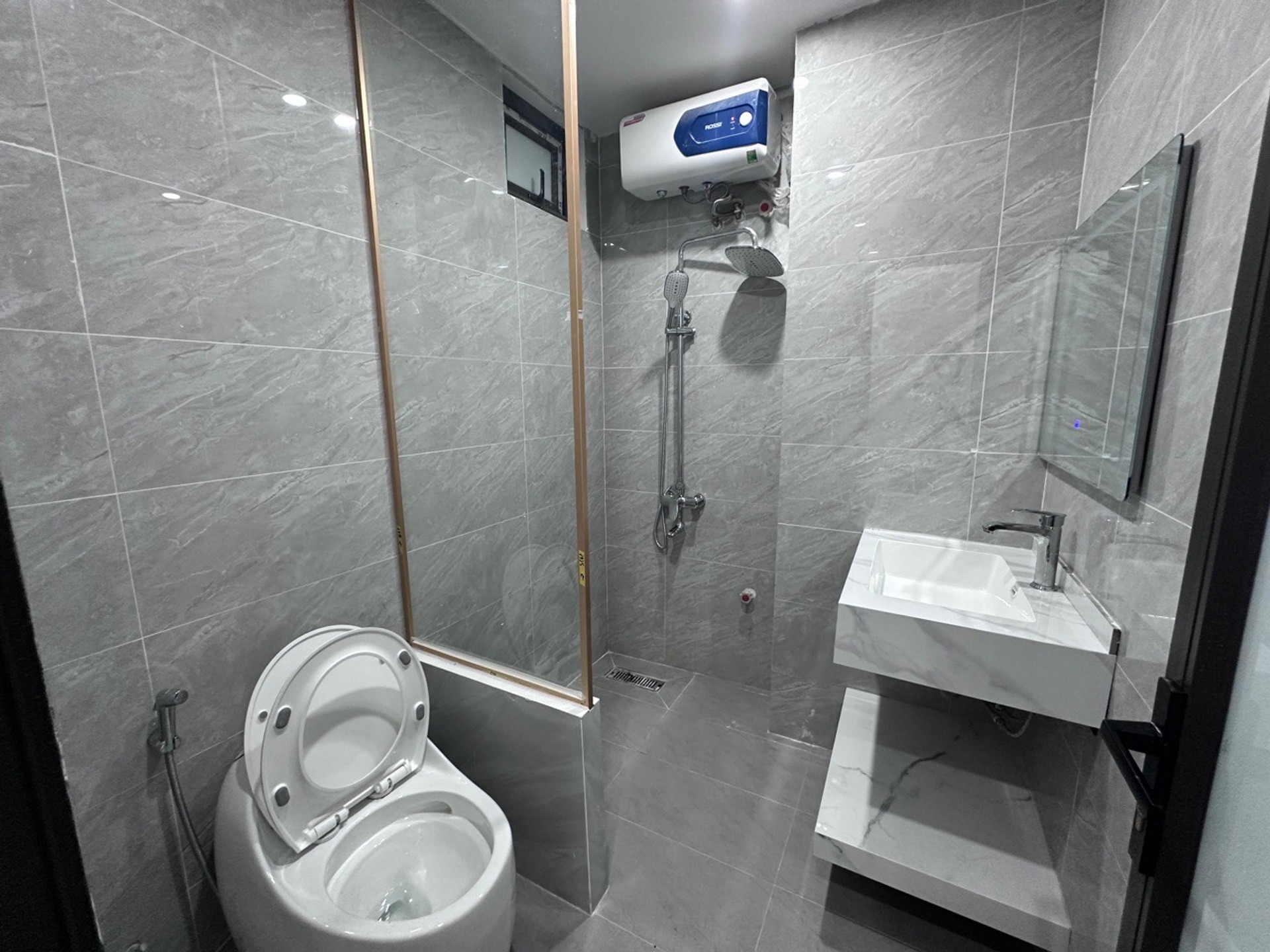 Bán nhà Lương Yên - diện tích 55m2 6 tầng - thang máy, full nội thất - giá 15,5 tỷ