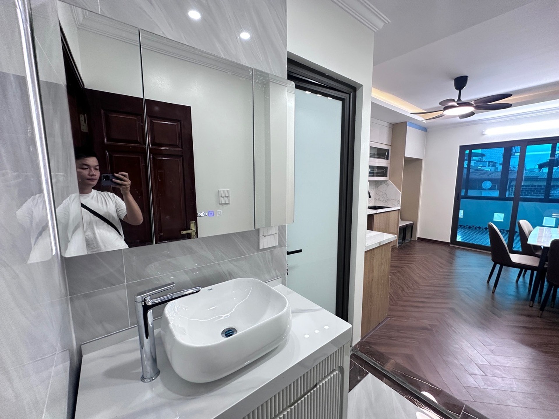Bán nhà Lương Yên - diện tích 55m2 6 tầng - thang máy, full nội thất - giá 15,5 tỷ