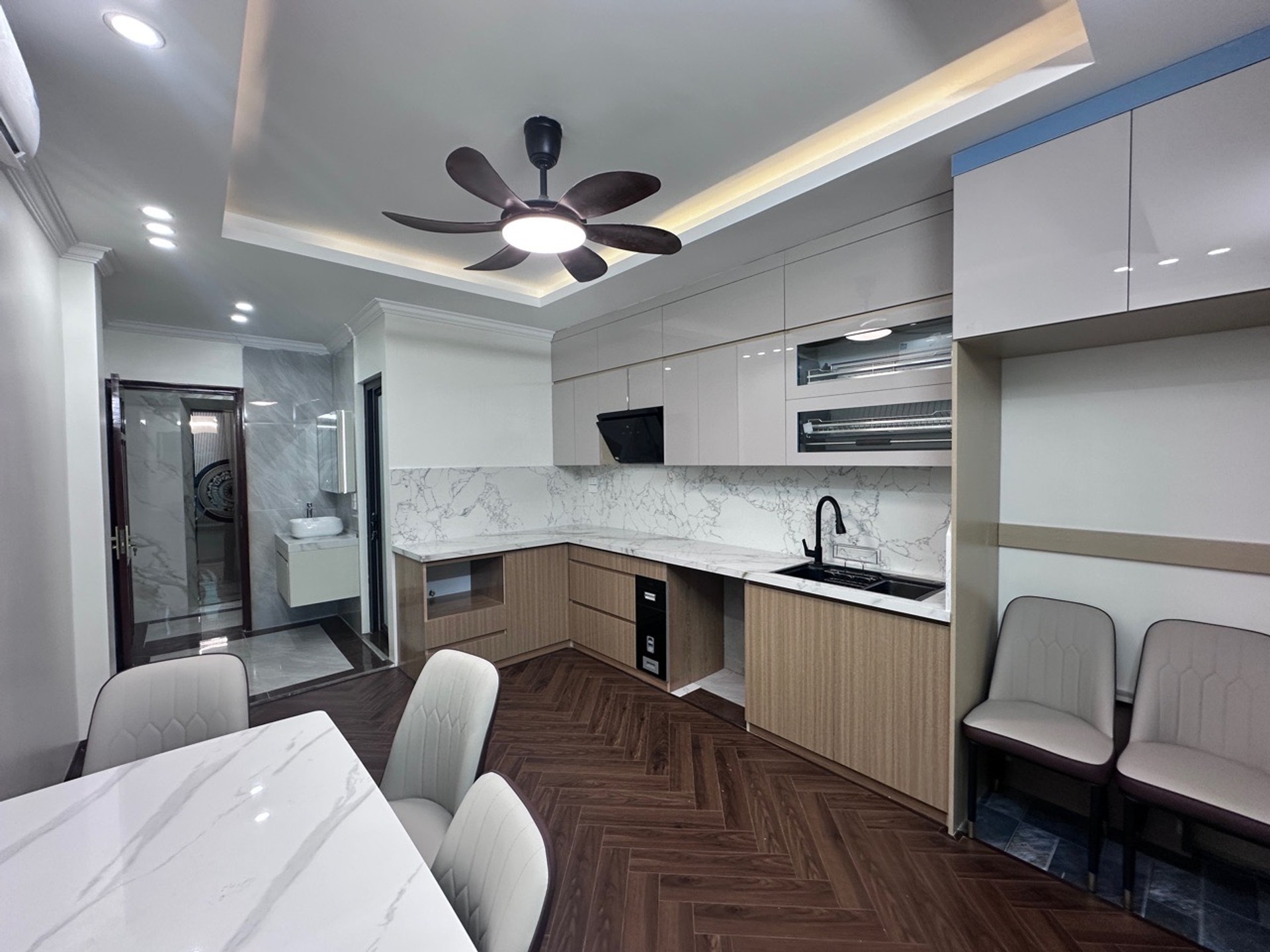 Bán nhà Lương Yên - diện tích 55m2 6 tầng - thang máy, full nội thất - giá 15,5 tỷ