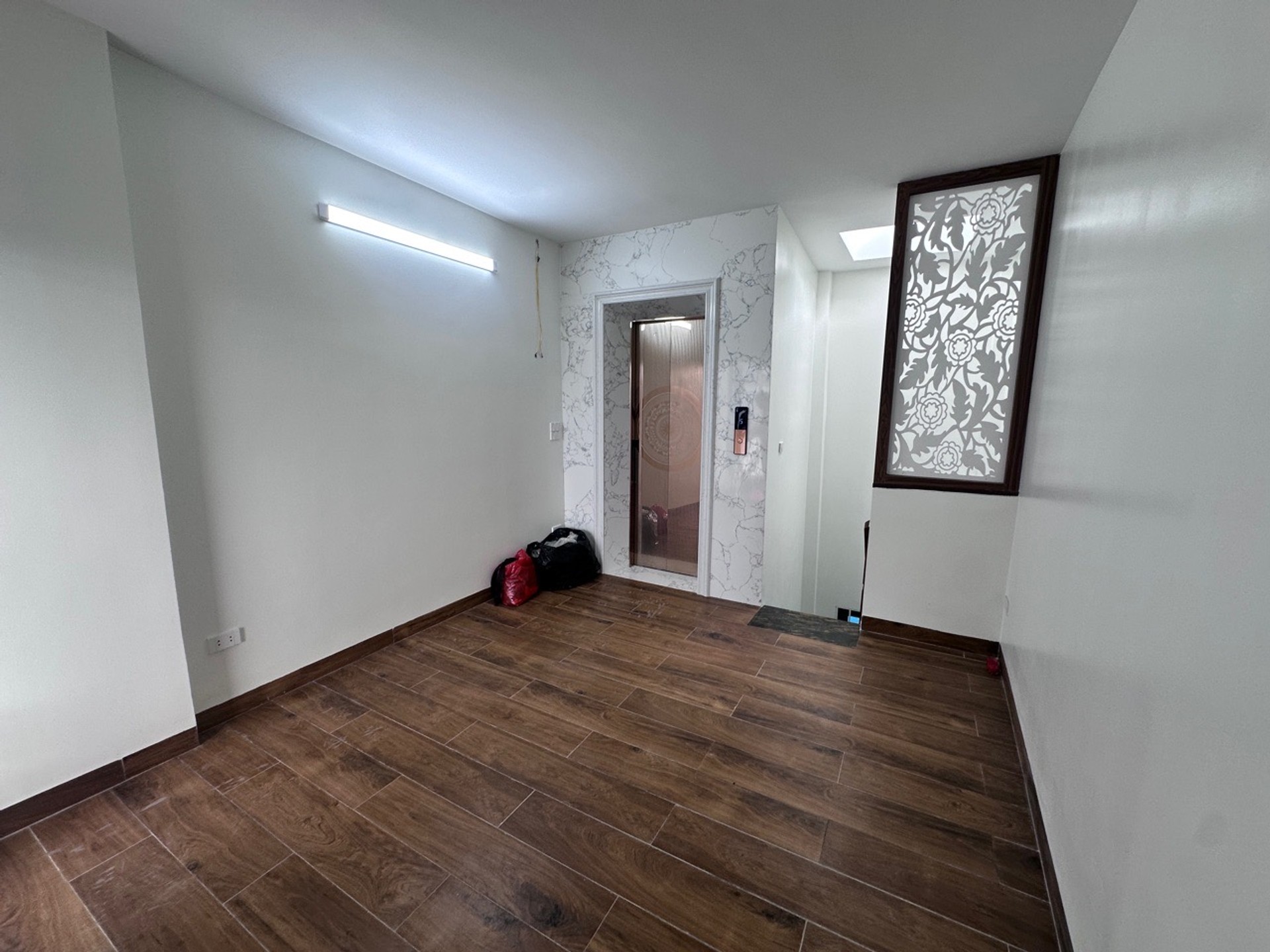 Bán nhà Lương Yên - diện tích 55m2 6 tầng - thang máy, full nội thất - giá 15,5 tỷ