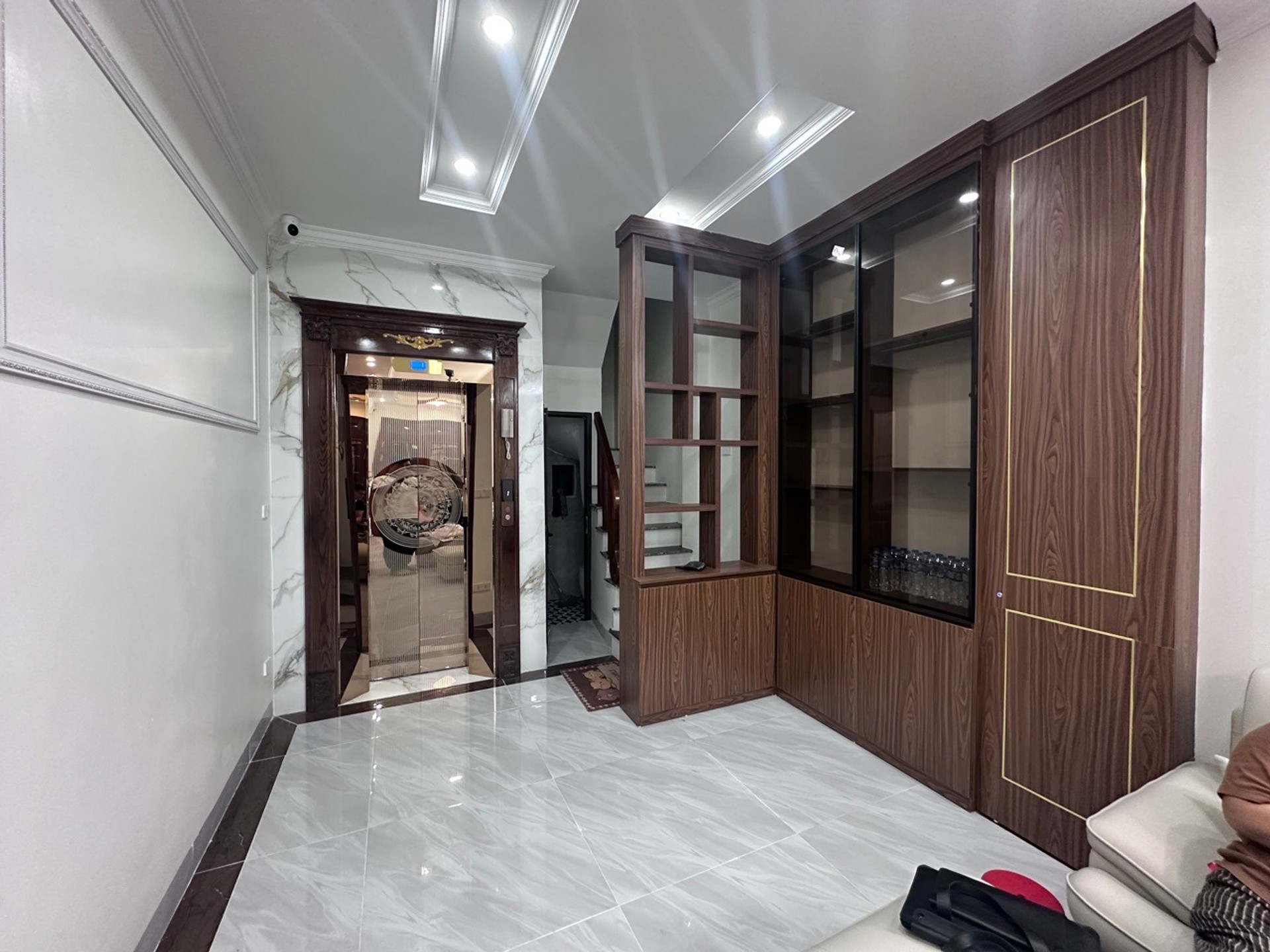 Bán nhà Lương Yên - diện tích 55m2 6 tầng - thang máy, full nội thất - giá 15,5 tỷ