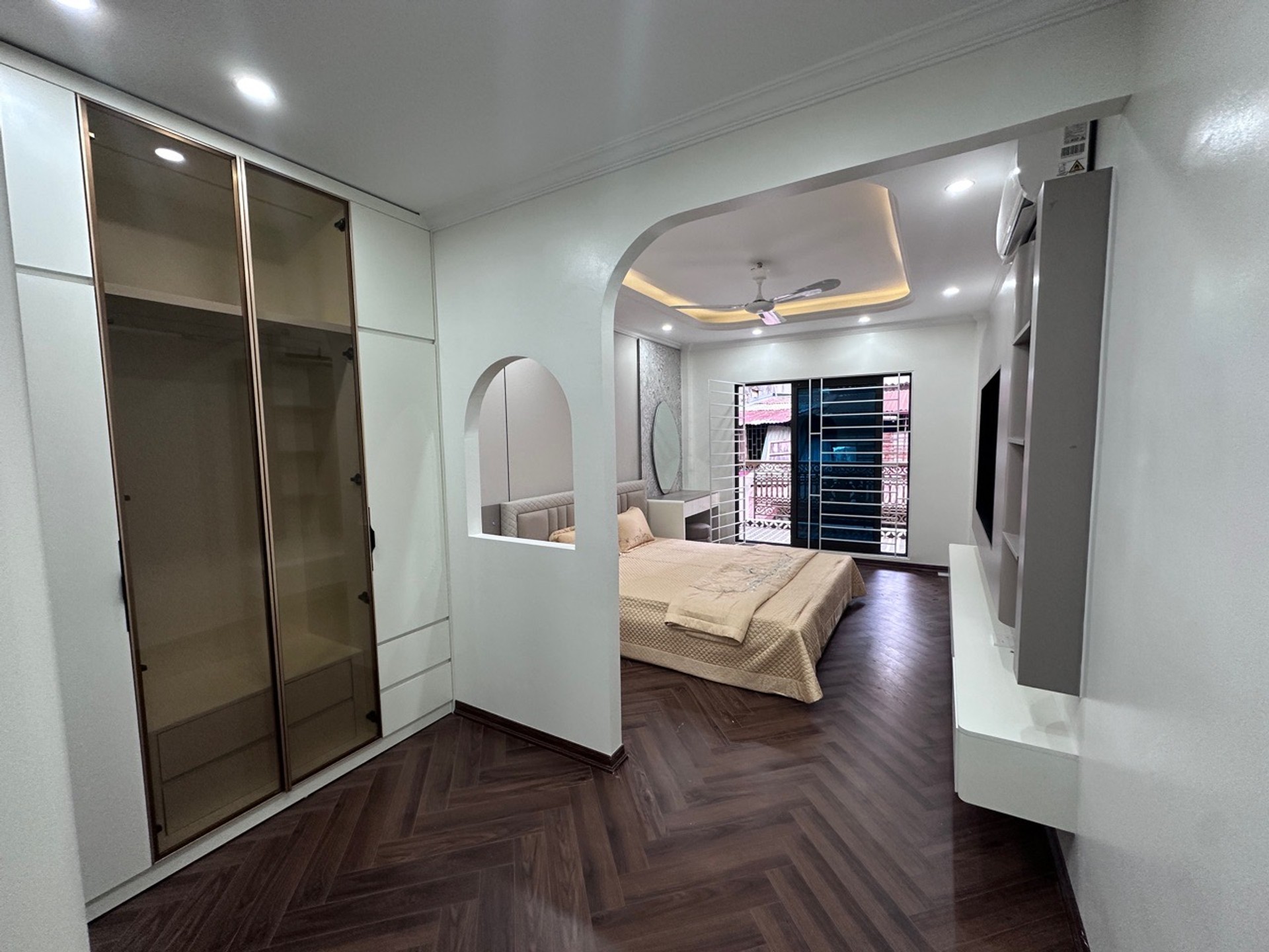 Bán nhà Lương Yên - diện tích 55m2 6 tầng - thang máy, full nội thất - giá 15,5 tỷ