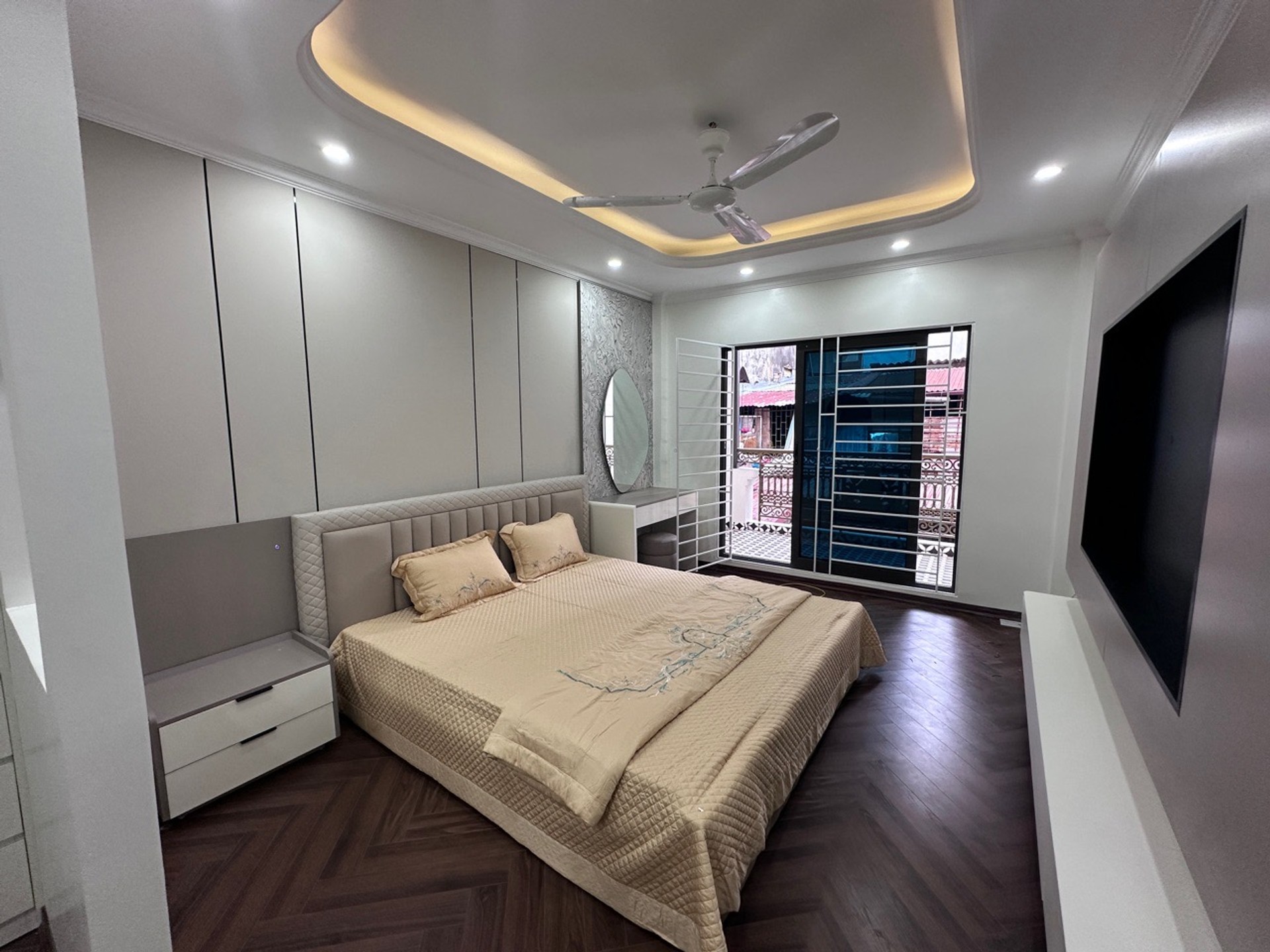 Bán nhà Lương Yên - diện tích 55m2 6 tầng - thang máy, full nội thất - giá 15,5 tỷ