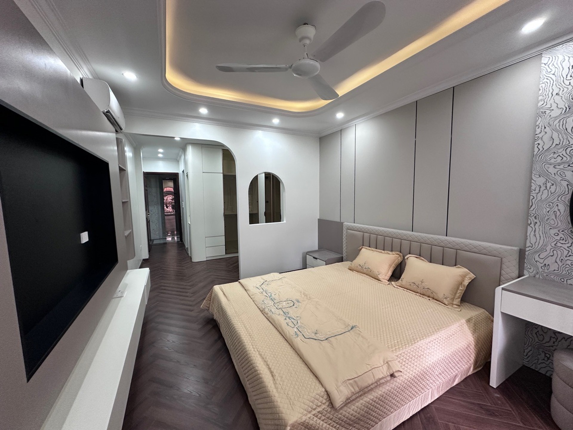 Bán nhà Lương Yên - diện tích 55m2 6 tầng - thang máy, full nội thất - giá 15,5 tỷ
