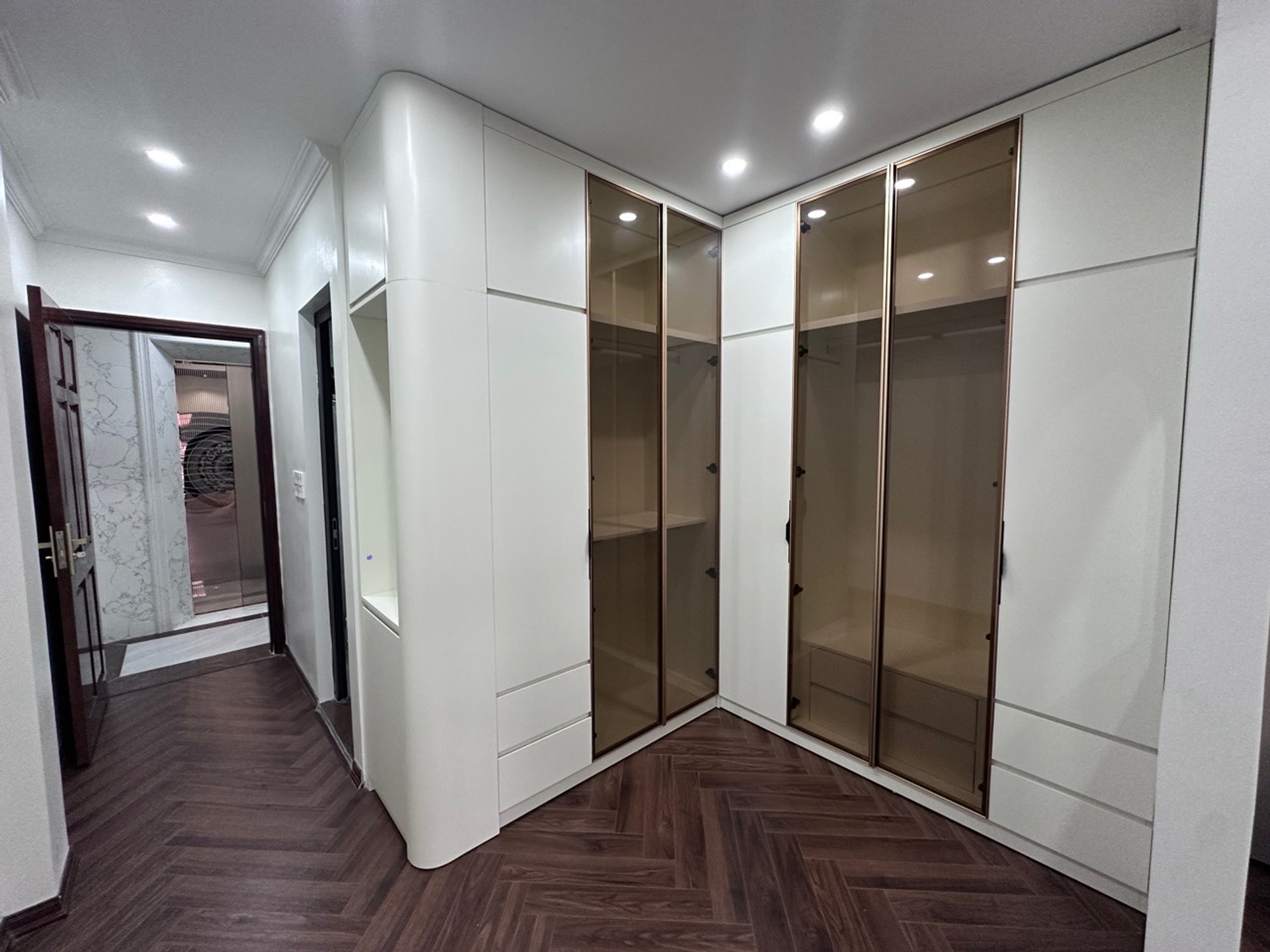 Bán nhà Lương Yên - diện tích 55m2 6 tầng - thang máy, full nội thất - giá 15,5 tỷ