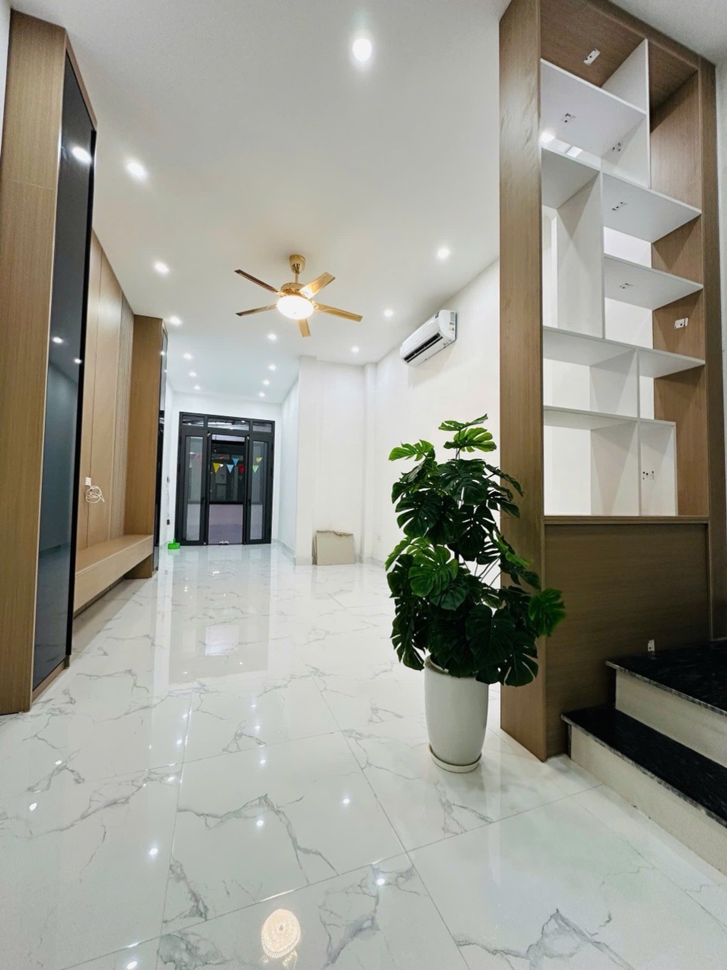 Bán nhà Đặng Xuân Bảng - diện tích 40m2 6 tầng - Lô góc, thang máy - giá 12,2 tỷ
