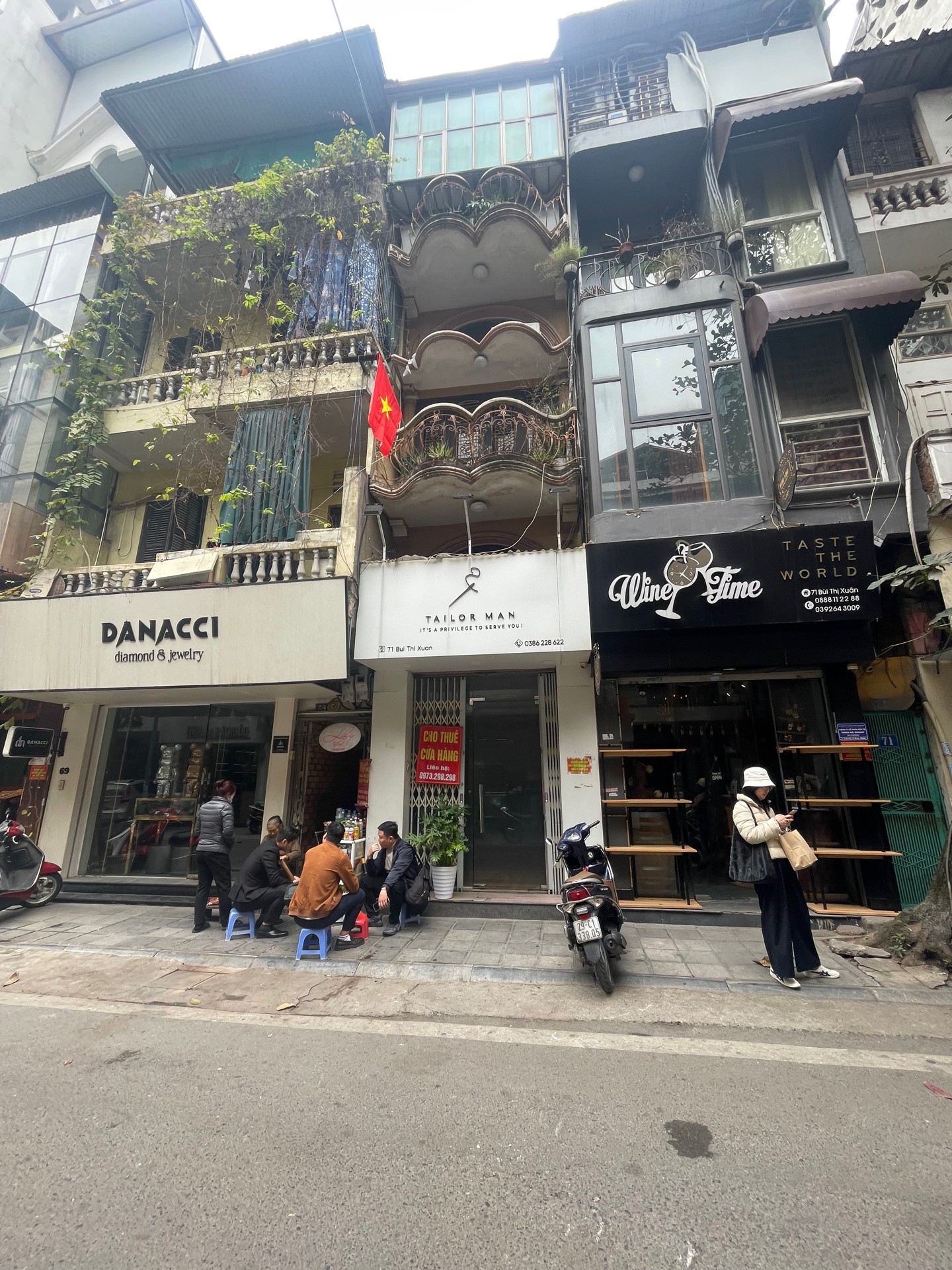 Bán nhà Bùi Thị Xuân - diện tích 28m2 4 tầng - Mặt phố trung tâm - giá 24 tỷ