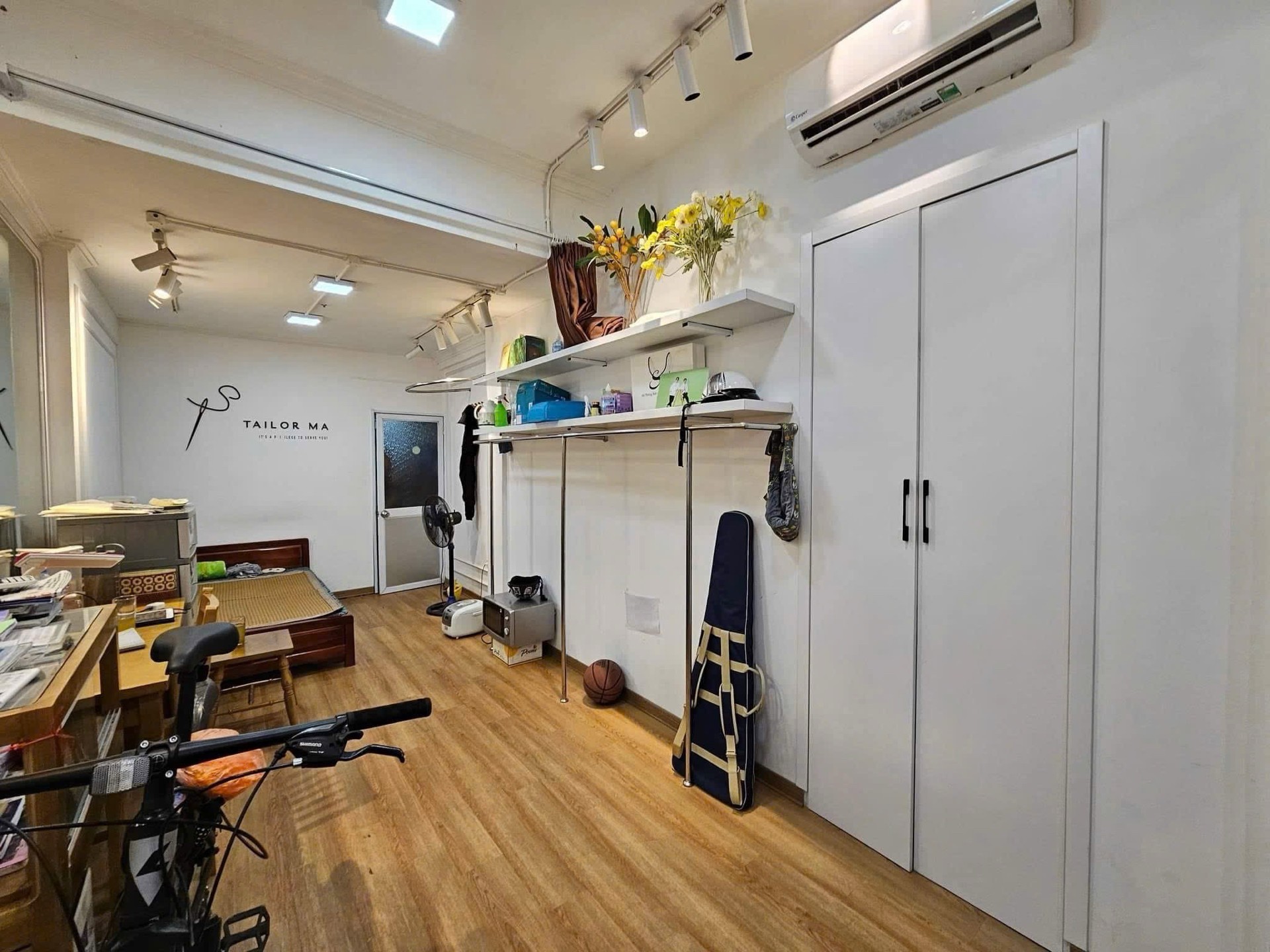 Bán nhà Bùi Thị Xuân - diện tích 28m2 4 tầng - Mặt phố trung tâm - giá 24 tỷ