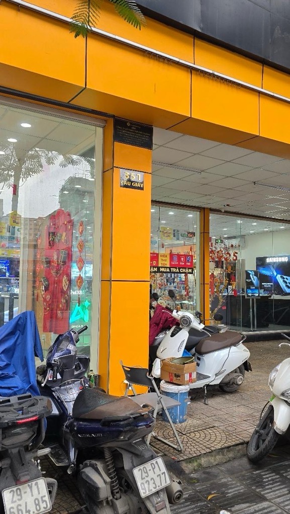 Bán nhà Cầu Giấy - diện tích 208m2 1 tầng - MẶT PHỐ CẦU GIẤY - giá 156 tỷ