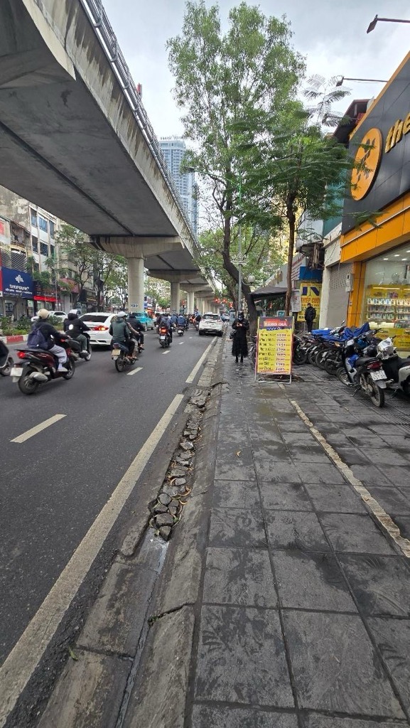 Bán nhà Cầu Giấy - diện tích 208m2 1 tầng - MẶT PHỐ CẦU GIẤY - giá 156 tỷ