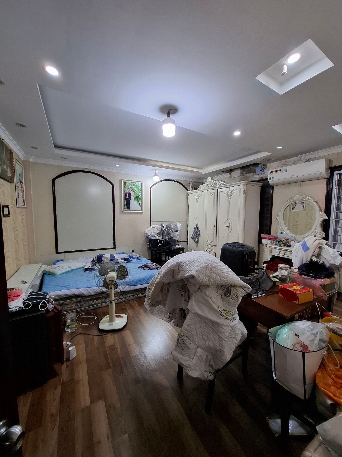 Bán nhà Trương Định - diện tích 289,5m2 2 tầng - Lô góc 2 mặt thoáng - giá 69 tỷ