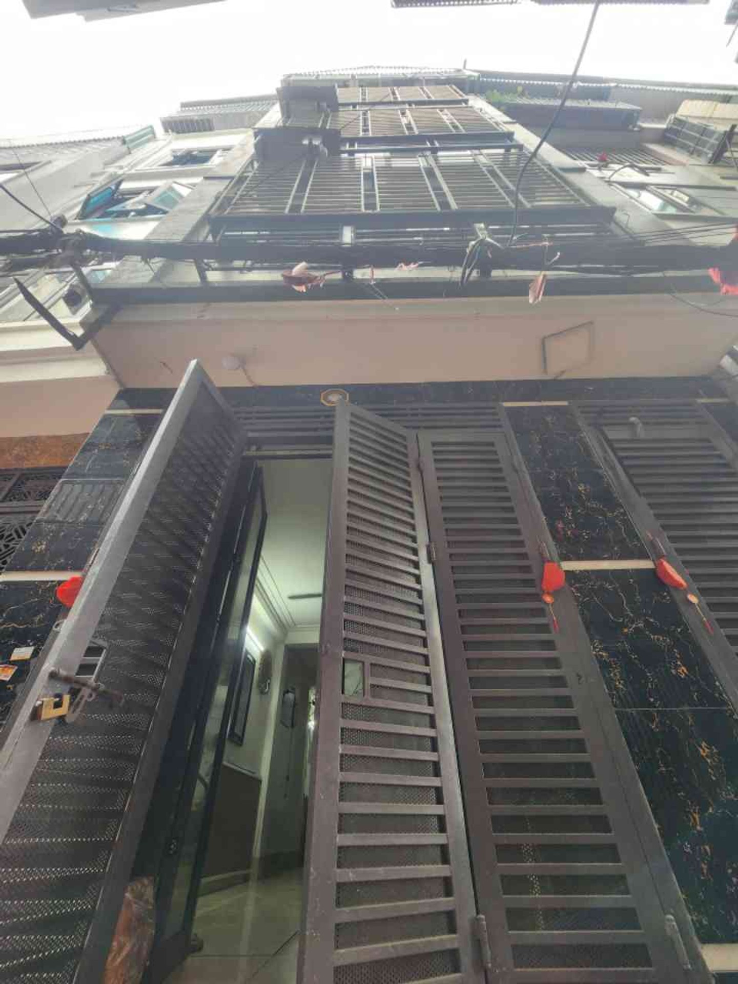 Bán nhà Thanh Lân - diện tích 42m2 5 tầng - Nhà dân xây chắc chắn - giá 6,75 tỷ