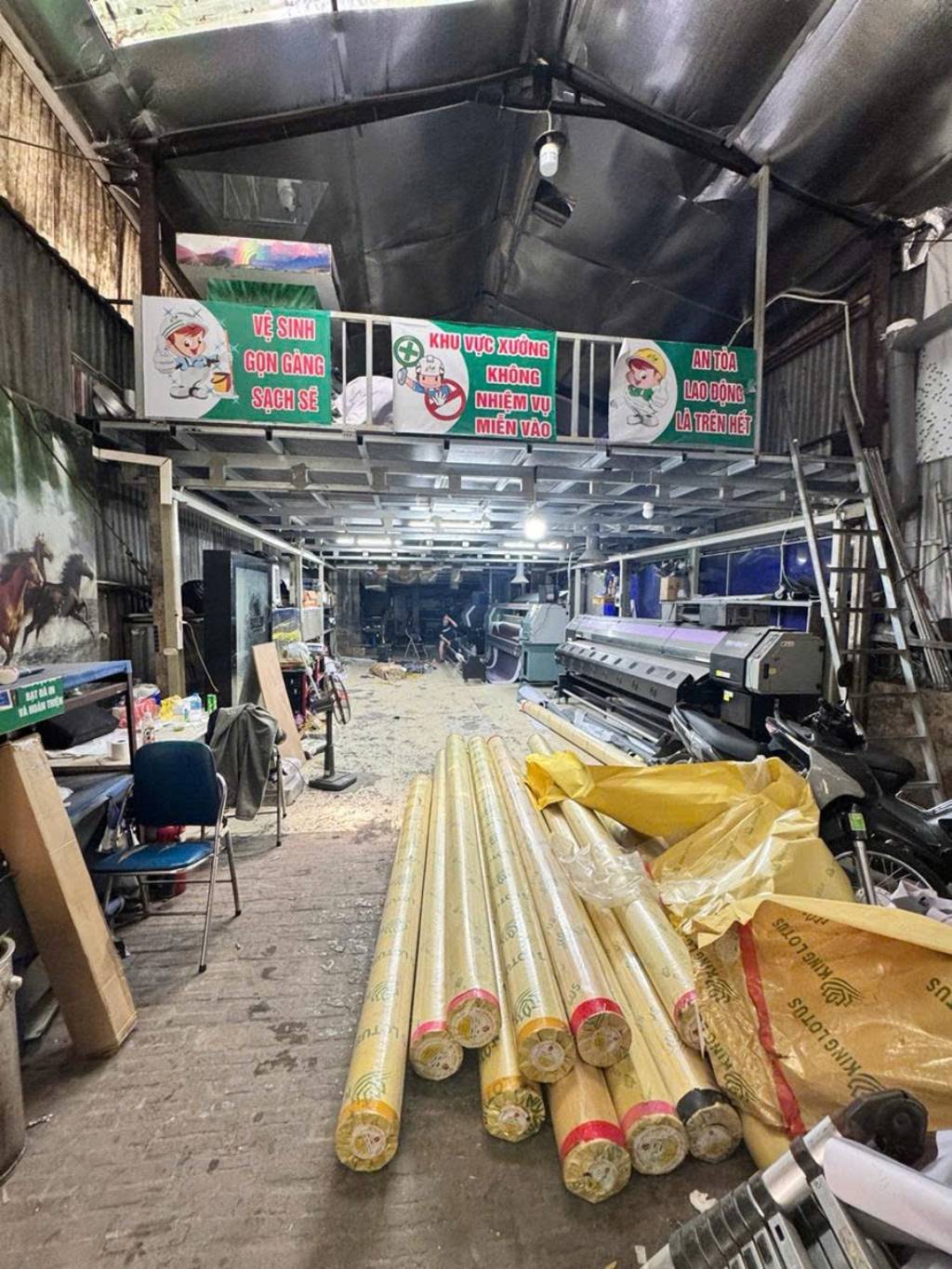 Bán nhà Vũ Ngọc Phan - diện tích 145m2 1 tầng - Ô TÔ TRÁNH - giá 52 tỷ