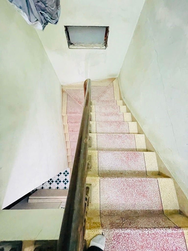 Bán nhà Minh Khai - diện tích 97m2 3 tầng - Lô góc, sân rộng - giá 17,9 tỷ