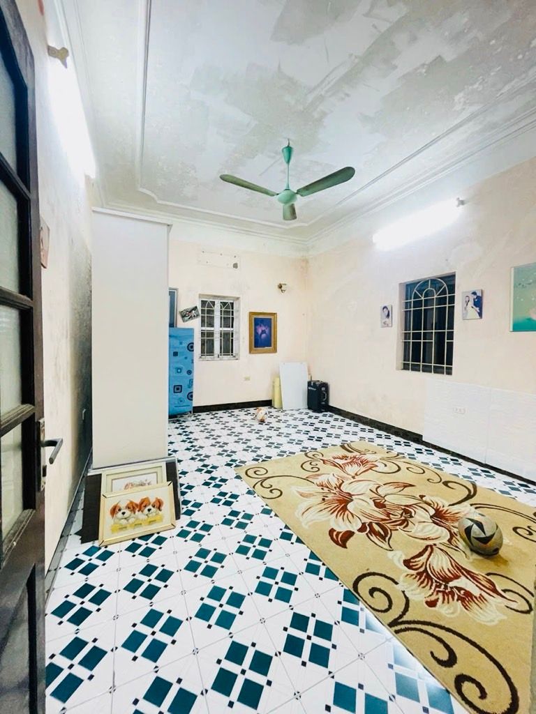 Bán nhà Minh Khai - diện tích 97m2 3 tầng - Lô góc, sân rộng - giá 17,9 tỷ