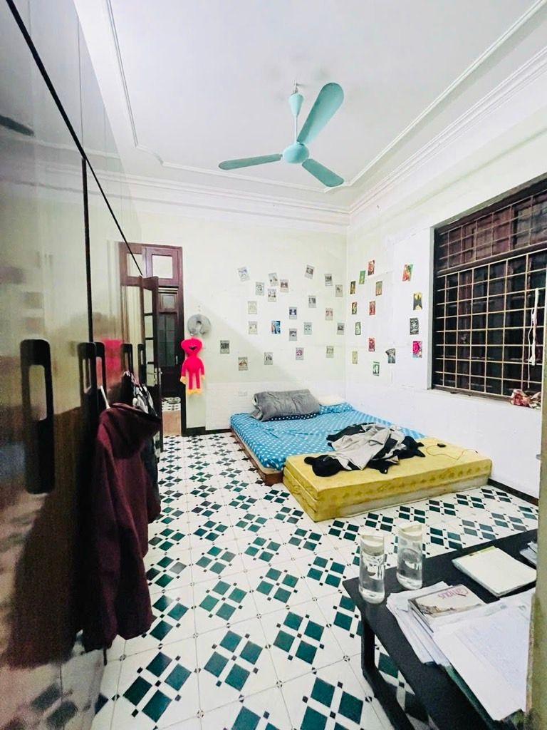 Bán nhà Minh Khai - diện tích 97m2 3 tầng - Lô góc, sân rộng - giá 17,9 tỷ