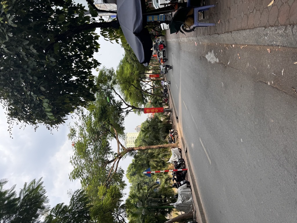 Bán nhà Nguyễn Khang - diện tích 106m2 7 tầng - Mặt phố đẹp nhất - giá 60 tỷ