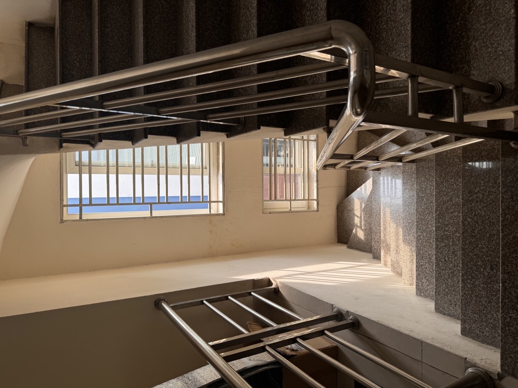 Bán nhà Nguyễn Khang - diện tích 106m2 7 tầng - Mặt phố đẹp nhất - giá 60 tỷ