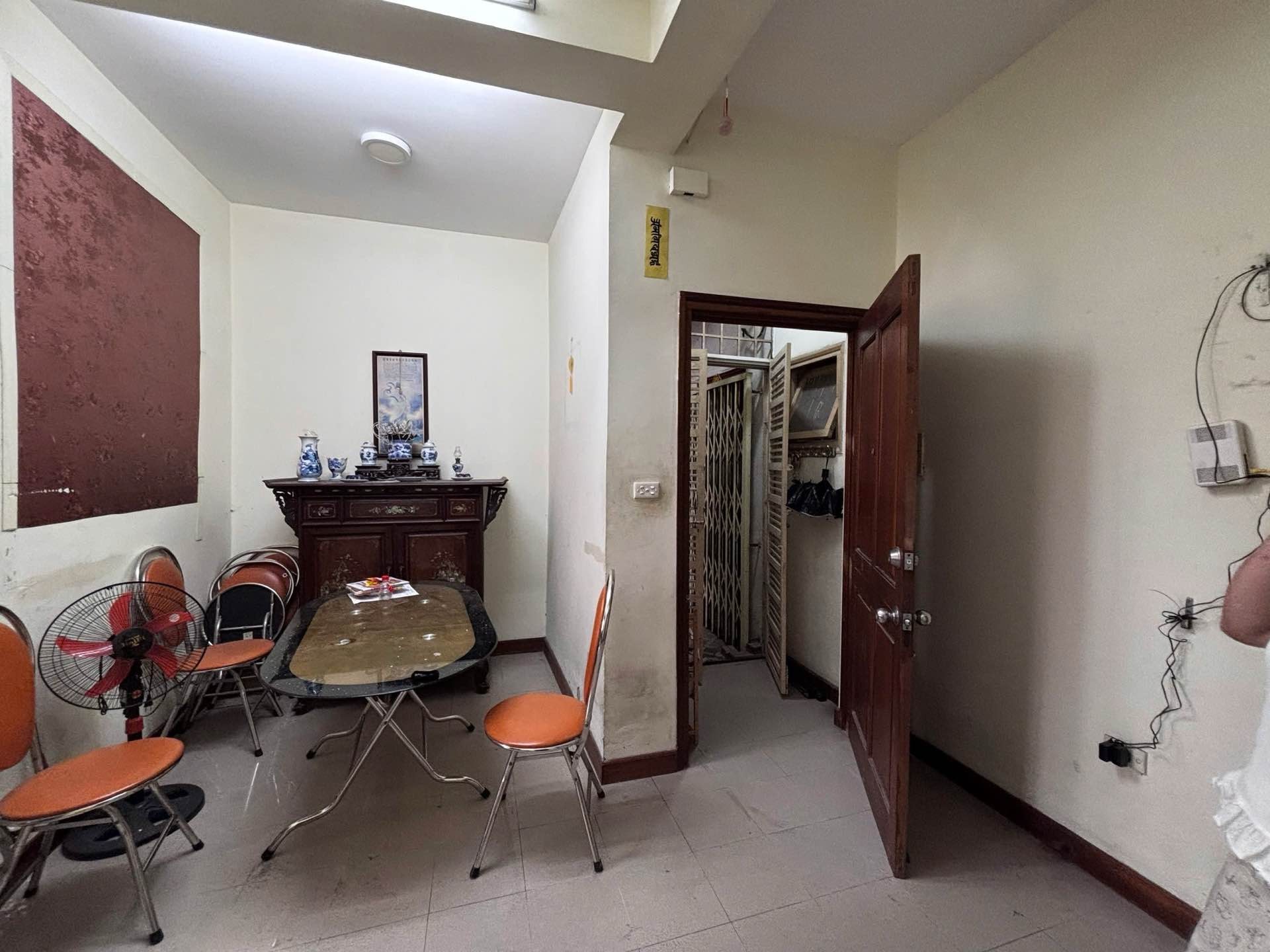 Bán nhà Võ Thị Sáu - diện tích 60m2 1 tầng - Ô tô đỗ chân cầu thang - giá 5 tỷ