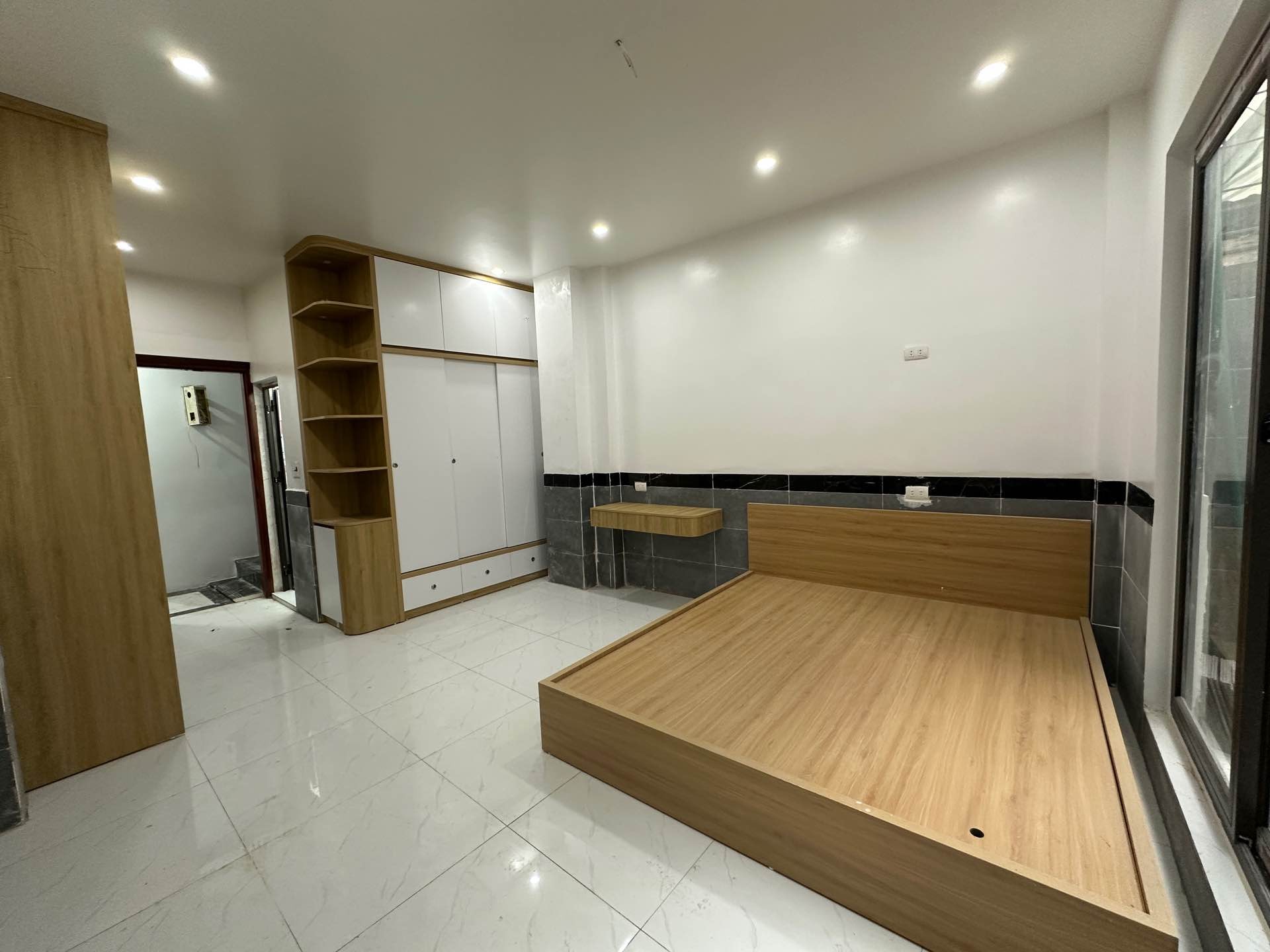 Bán nhà Vĩnh Hưng - diện tích 76m2 5 tầng - Sát mặt phố - giá 17 tỷ